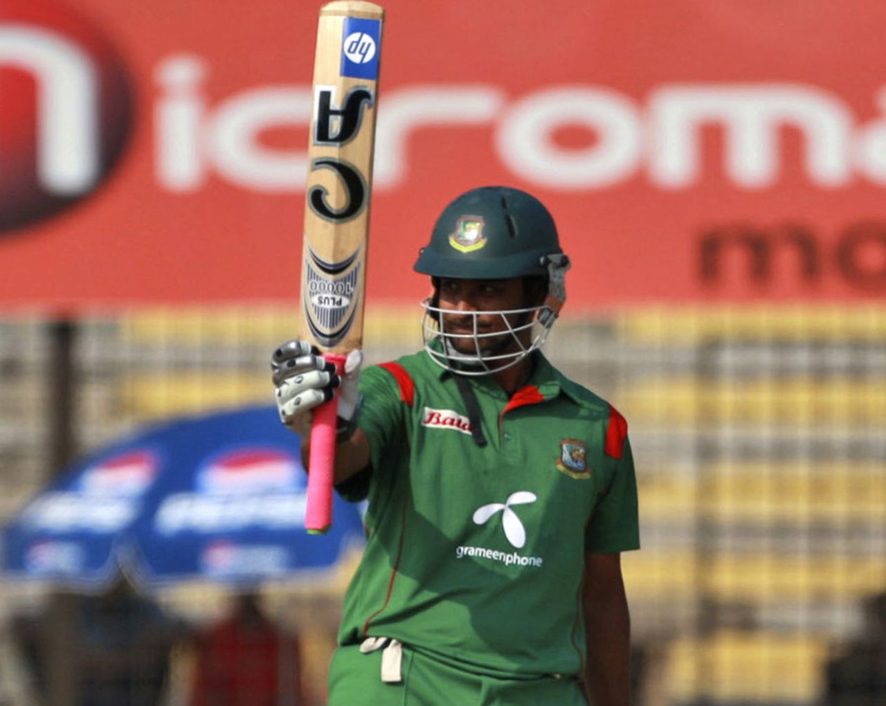 Tamim Iqbal celebrates his half-century, Bangladesh v Zimbabwe, 5th ODI, Chittagong