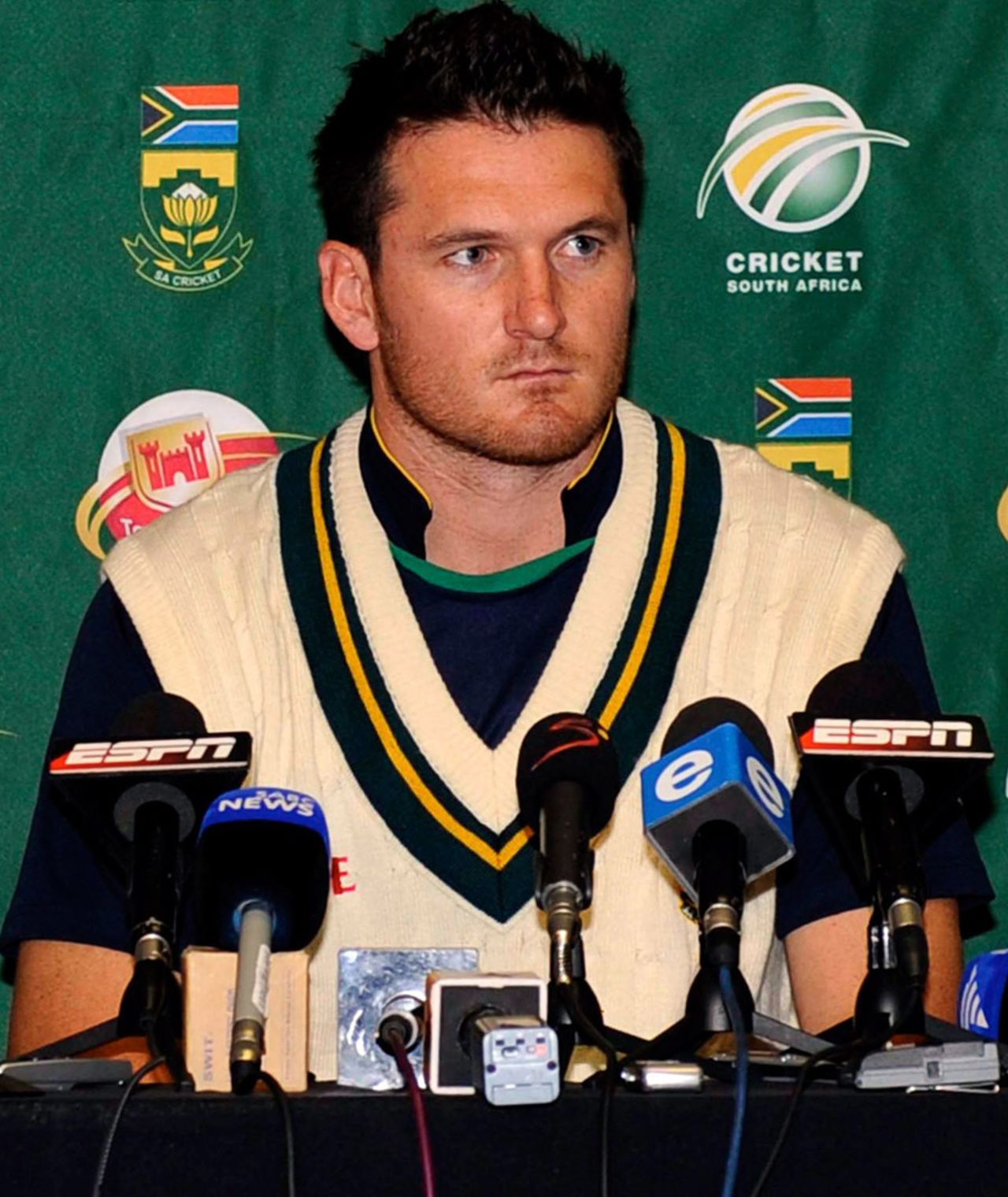 Graeme Smith addresses the press on the eve of the first Test, Centurion, December 15, 2010