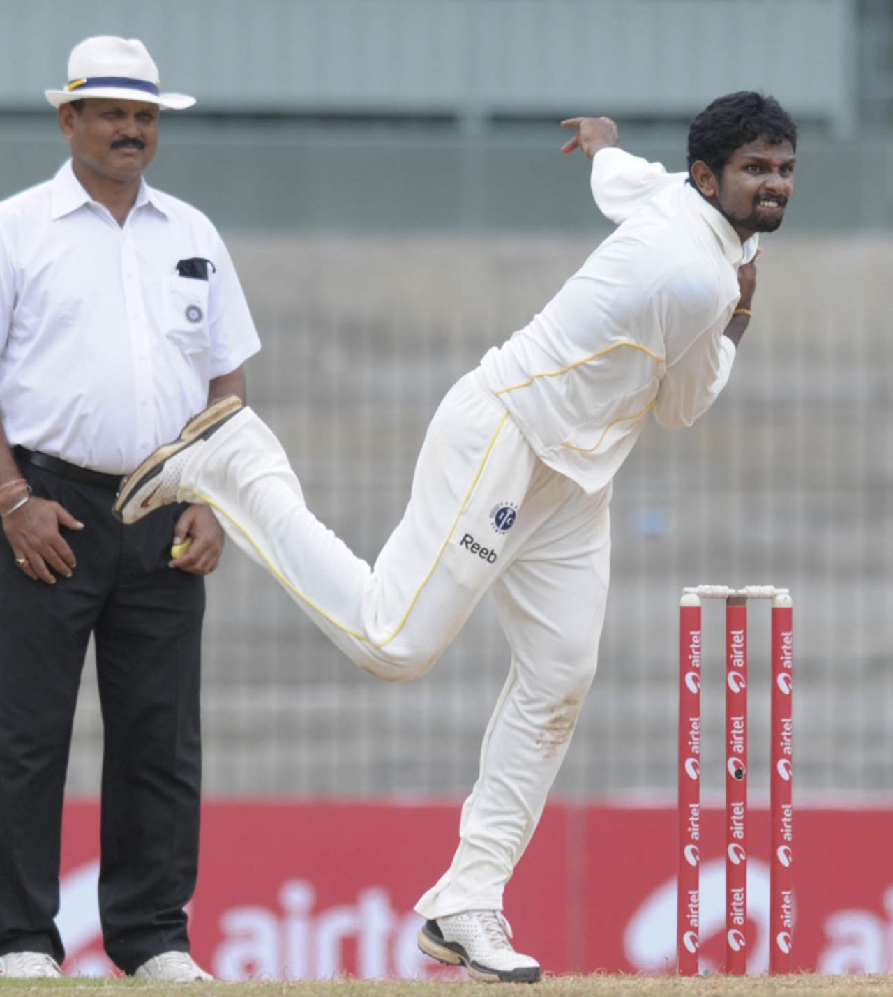 Offspinner Suresh Kumar took two wickets on the first day, Tamil Nadu v Gujarat, Ranji Trophy Super League, 1st day, Chennai, December 15, 2010