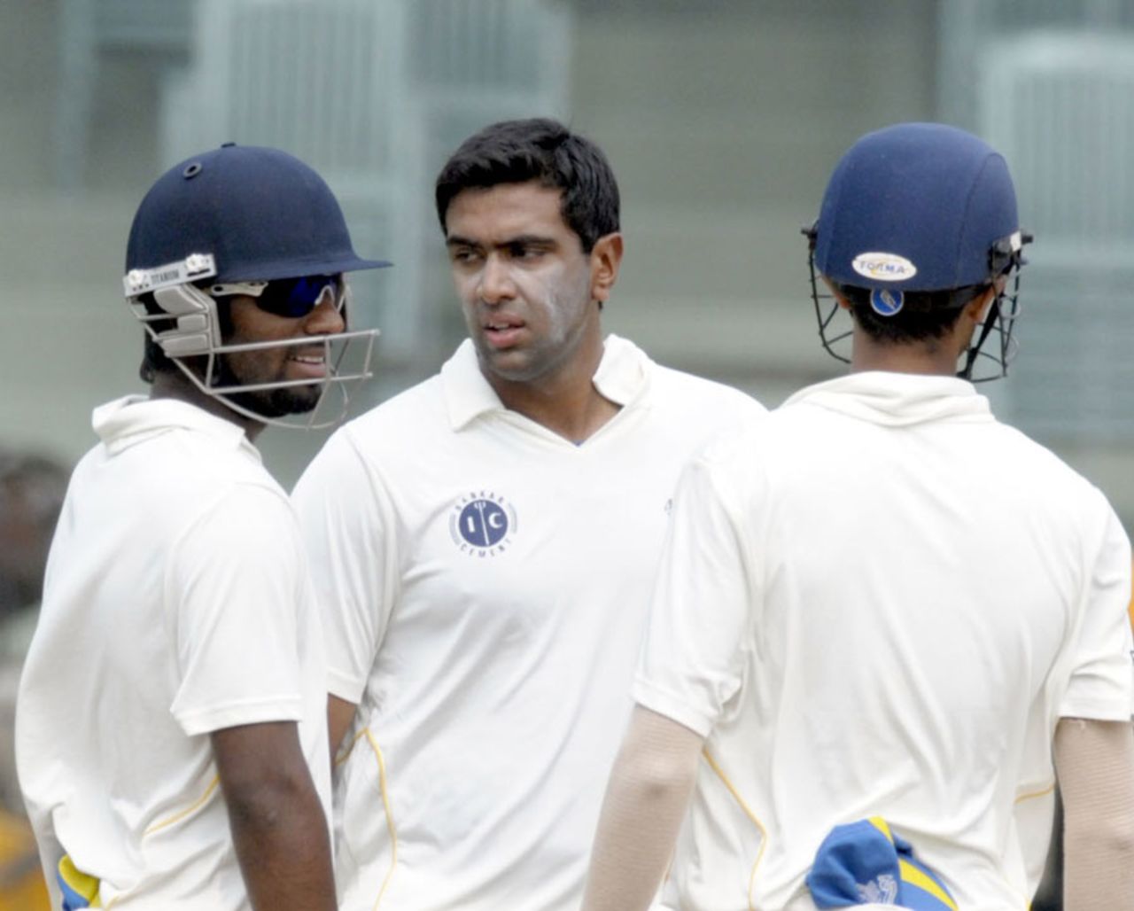 R Ashwin took five wickets to help bowl Gujarat out for 173 in their first innings, Tamil Nadu v Gujarat, Ranji Trophy Super League 2010-11, Chennai, December 16