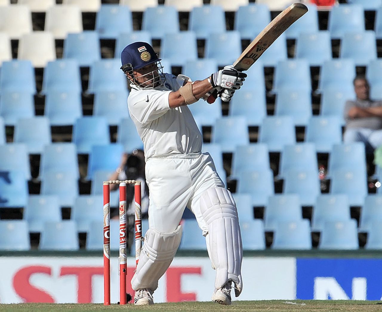 Sachin Tendulkar counterattacks with some pull shots, South Africa v India, 1st Test, Centurion, 1st day, December 16, 2010