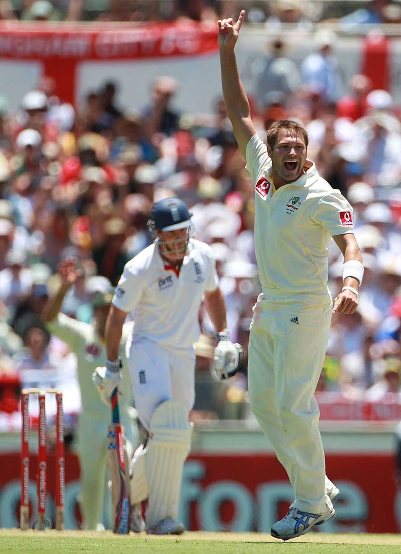Ryan Harris ended Andrew Strauss's positive half-century, Australia v England, 3rd Test, Perth, 2nd day, December 17, 2010