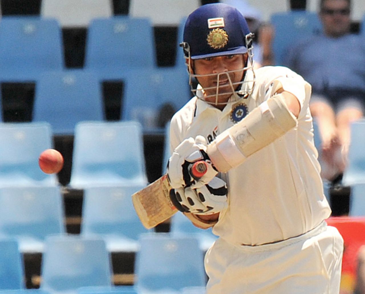 Sachin Tendulkar watches the ball carefully, South Africa v India, 1st Test, Centurion, 4th day, December 19, 2010