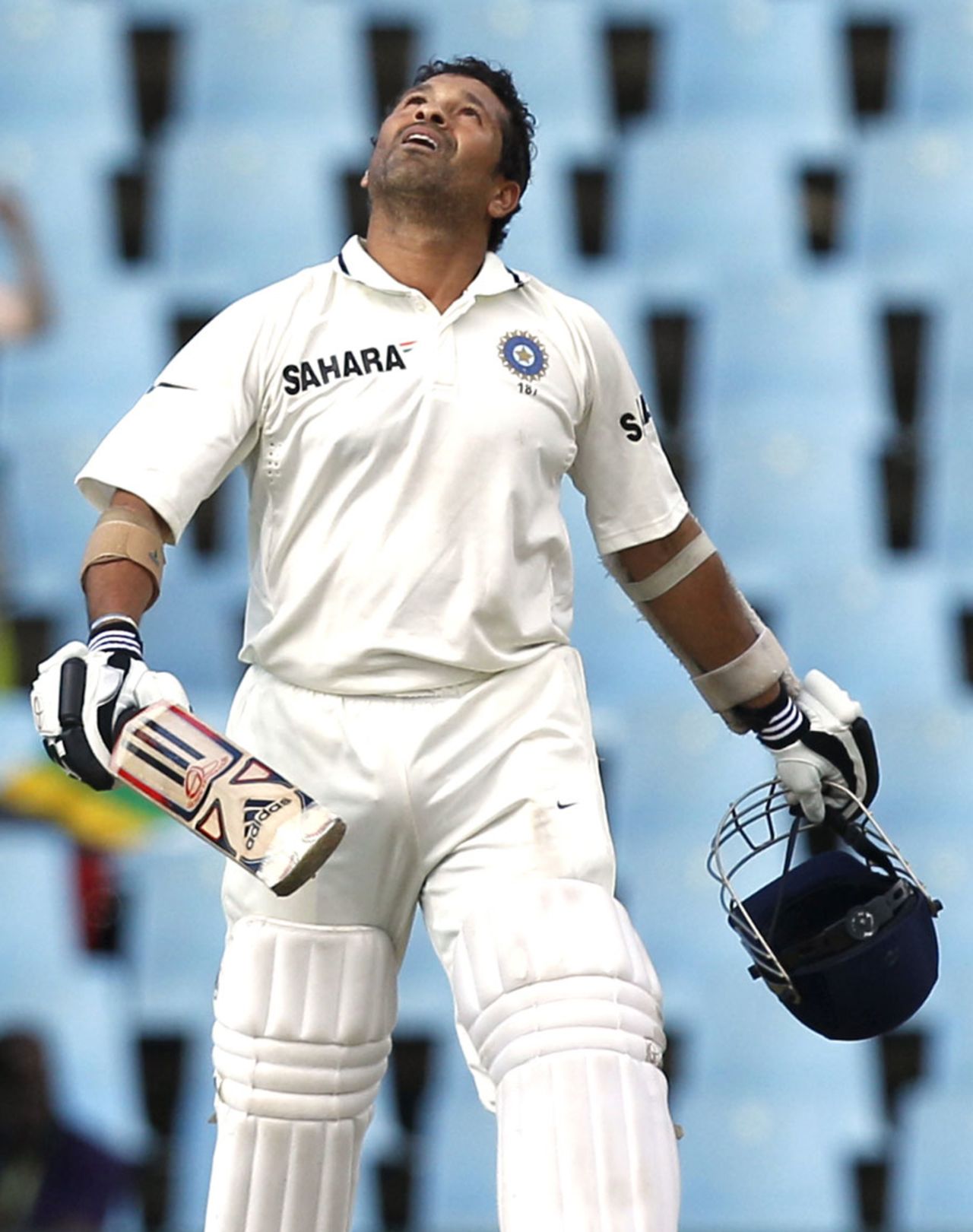 Sachin Tendulkar becomes the first man to score 50 Test centuries, South Africa v India, 1st Test, Centurion, 4th day, December 19, 2010