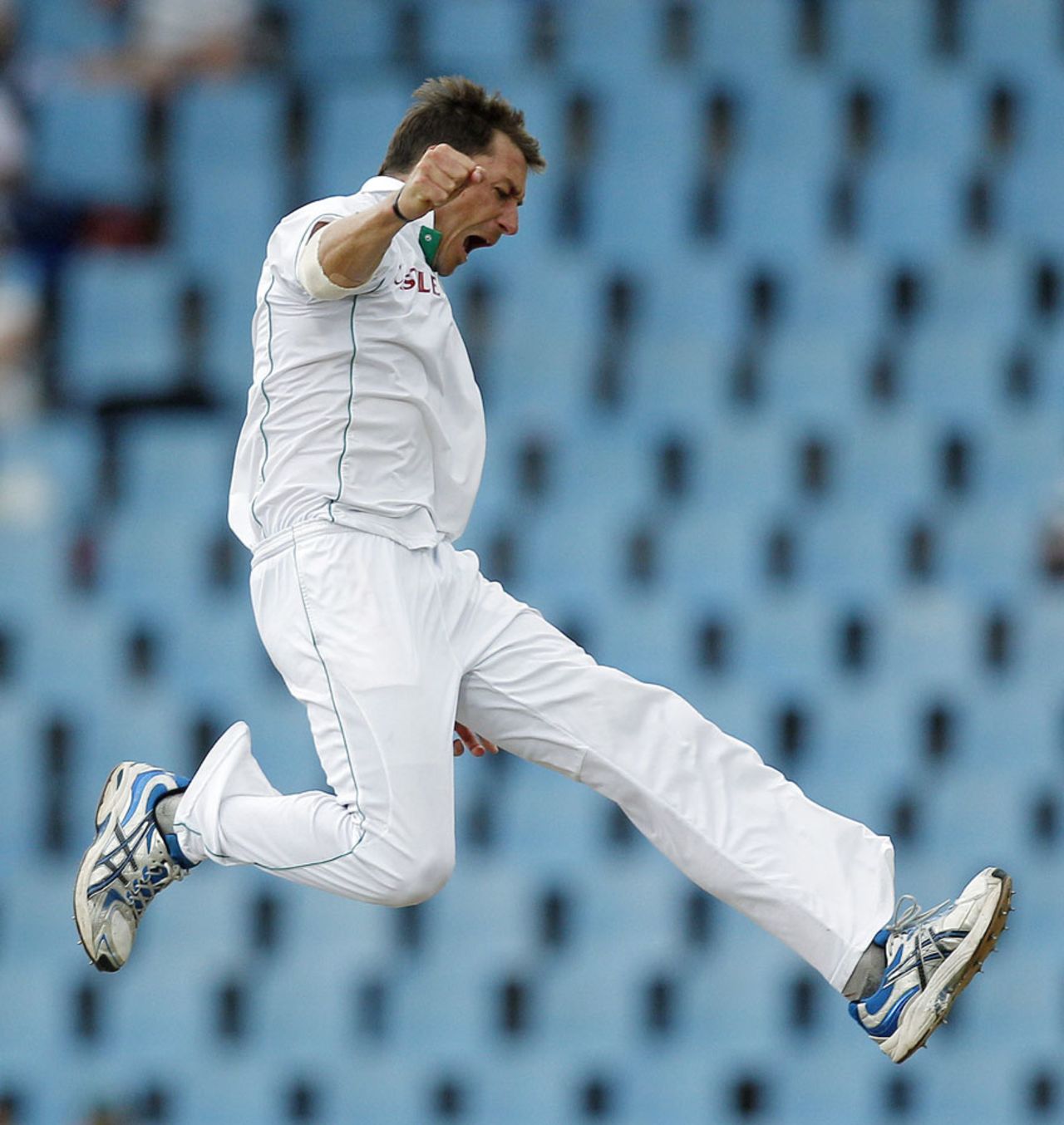 Dale Steyn leaps for joy after getting rid off MS Dhoni, South Africa v India, 1st Test, Centurion, 4th day, December 19, 2010