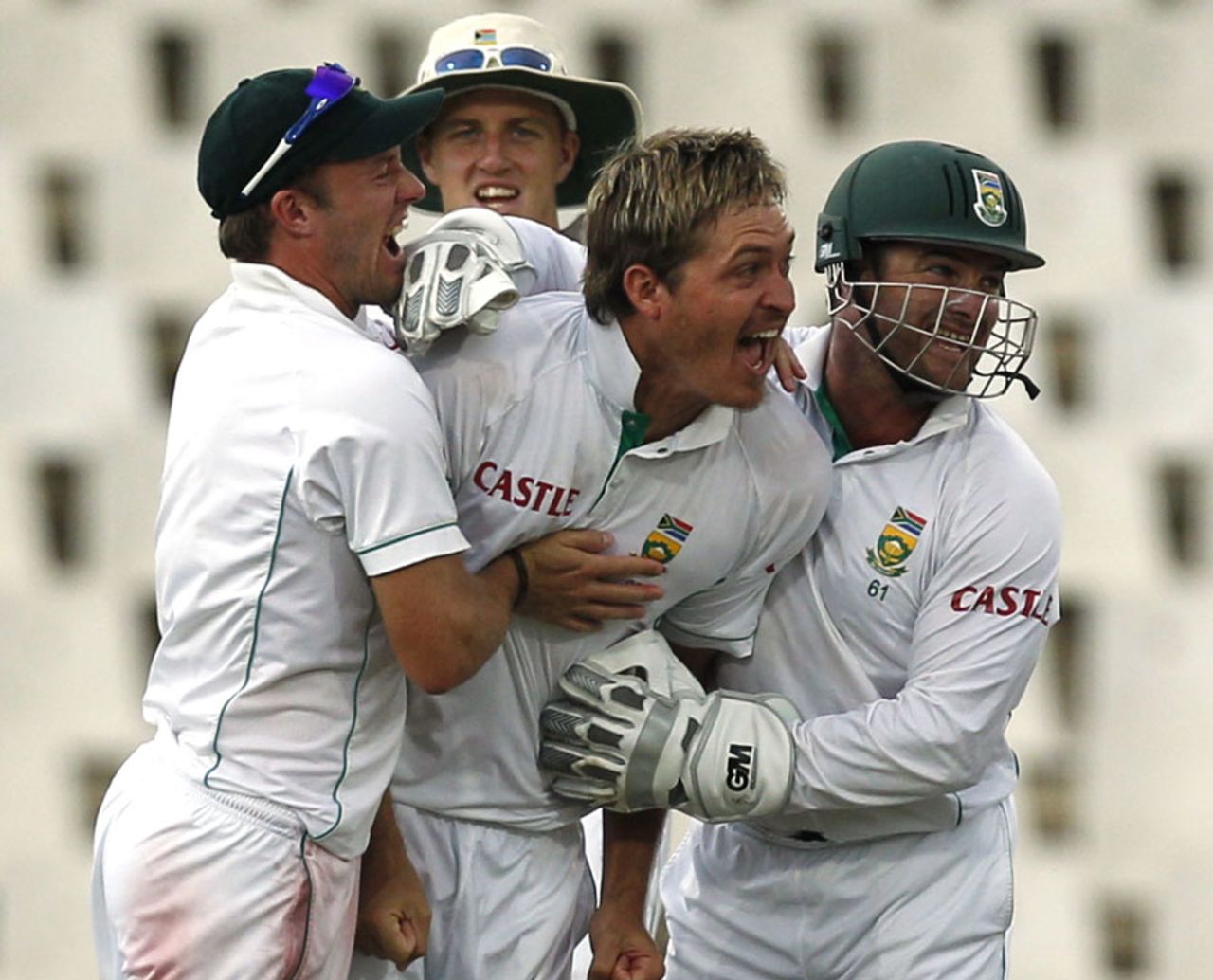 Paul Harris is overjoyed after getting Harbhajan Singh's wicket, South Africa v India, 1st Test, Centurion, 4th day, December 19, 2010