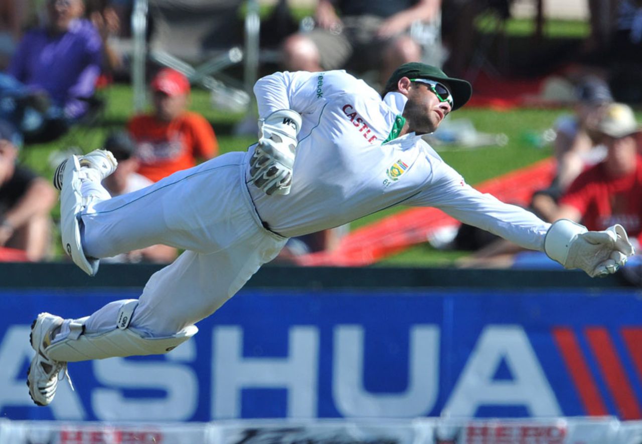 Mark Boucher dives to collect one down the leg side, South Africa v India, 1st Test, Centurion, 4th day, December 19, 2010