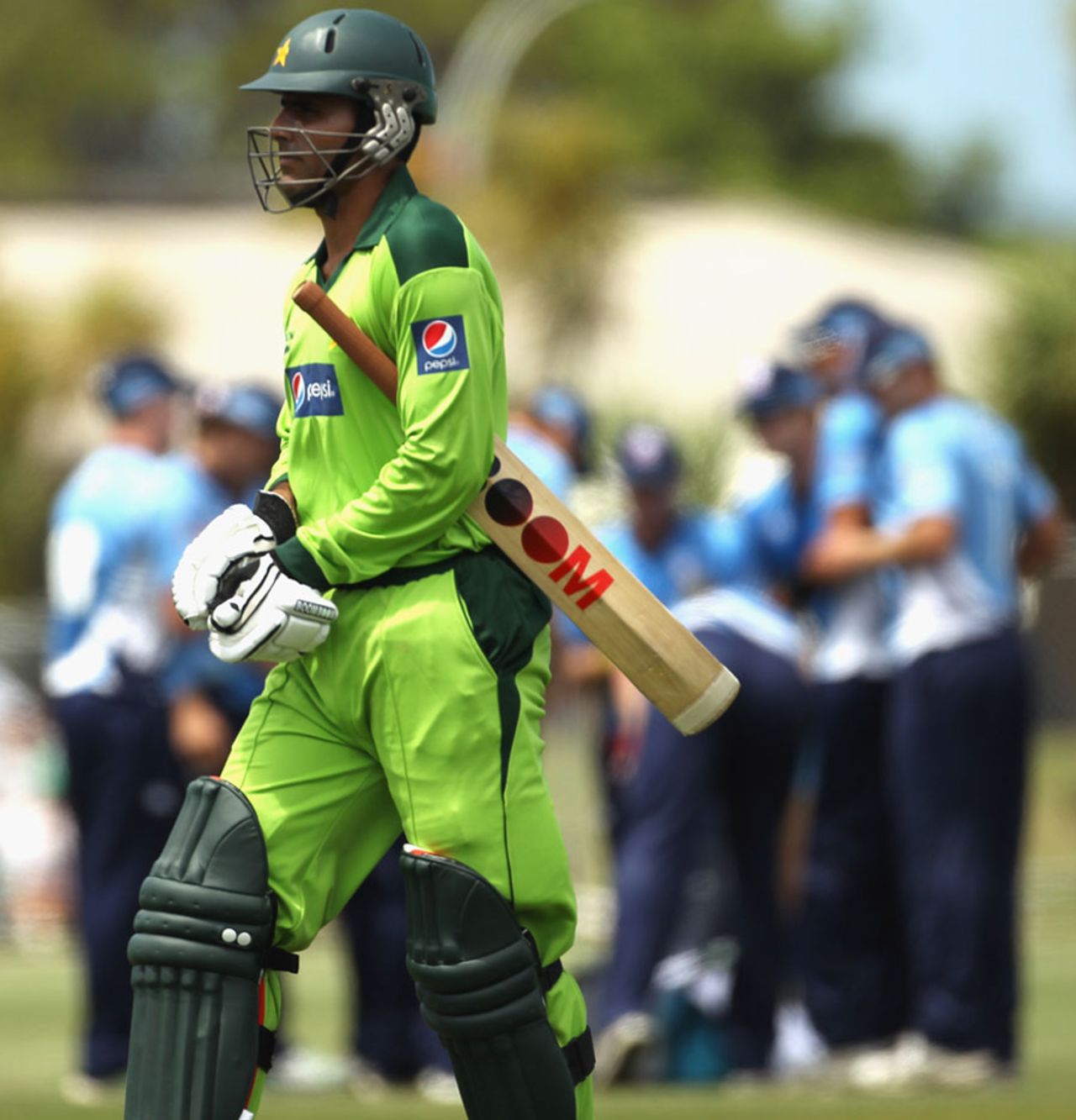 Abdul Razzaq walks off, out for 16, Auckland v Pakistanis, Twenty20, Auckland, December 23, 2010