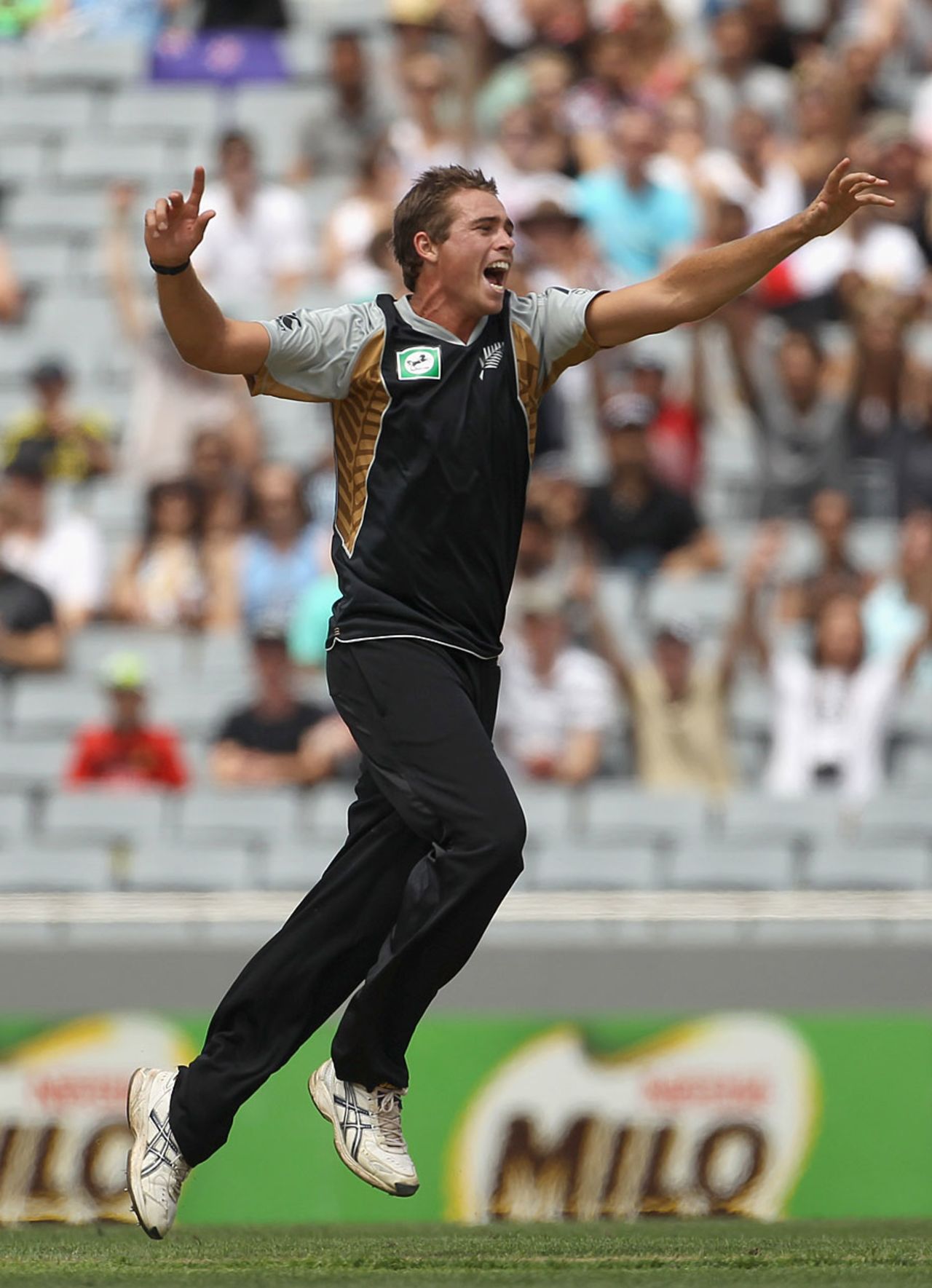 Tim Southee celebrates after taking a wicket, New Zealand v Pakistan, 1st Twenty20, Auckland, December 26, 2010