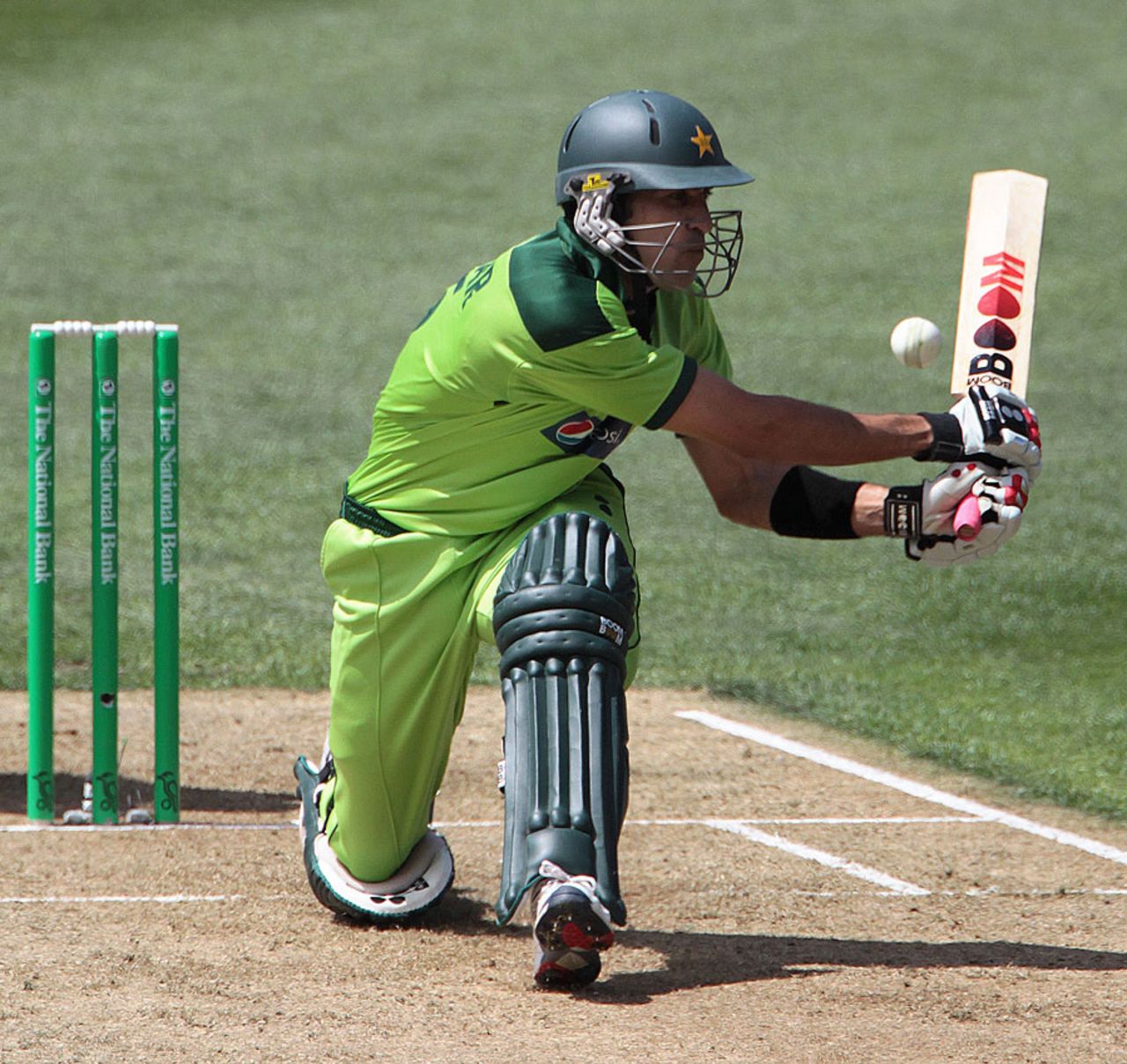 Umar Gul provided some resistance as he made 30, New Zealand v Pakistan, 1st Twenty20, Auckland, December 26, 2010
