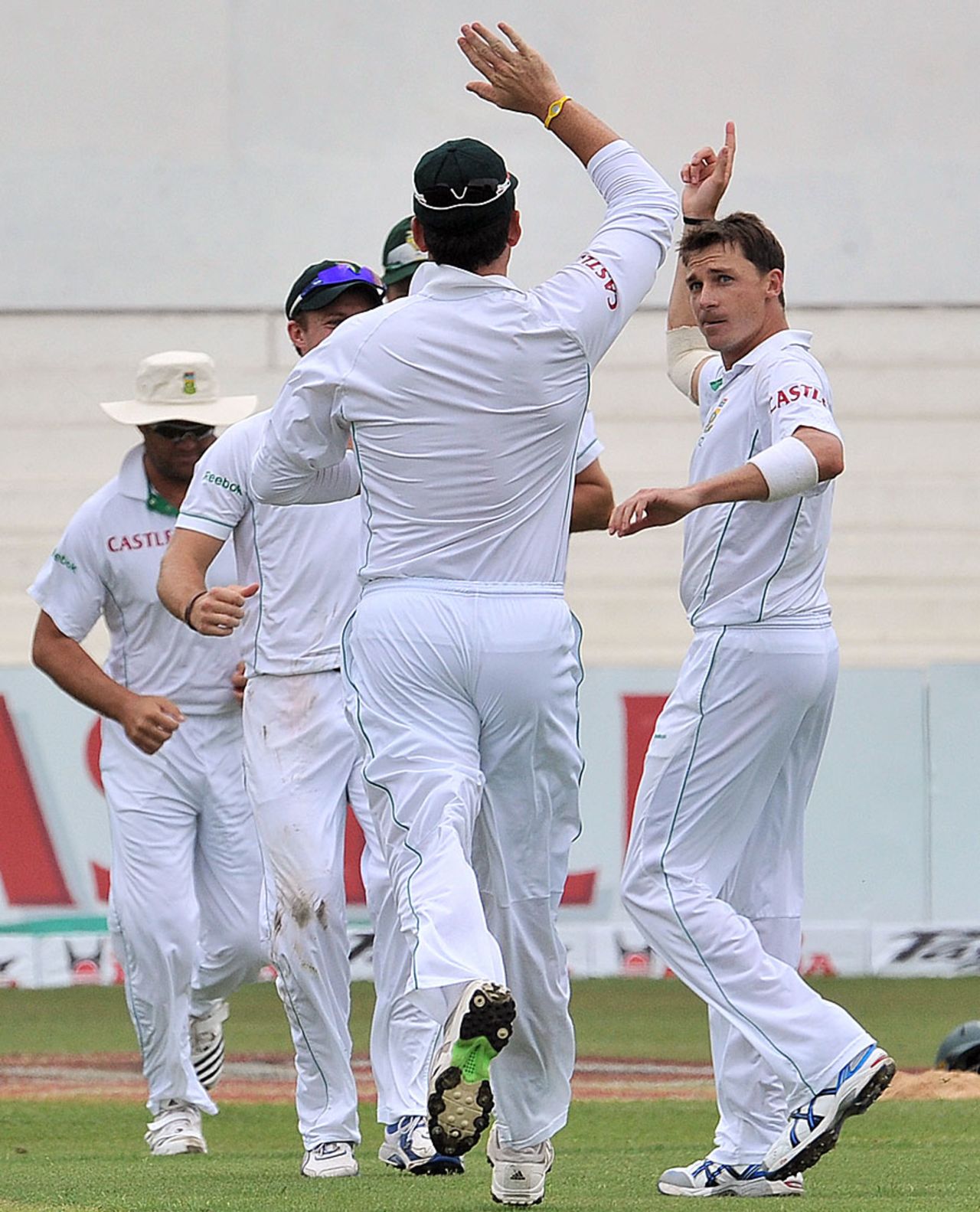 Dale Steyn bowled a hostile spell to dismiss the Indian openers before lunch, South Africa v India, 2nd Test, Durban, 1st day, December 26, 2010