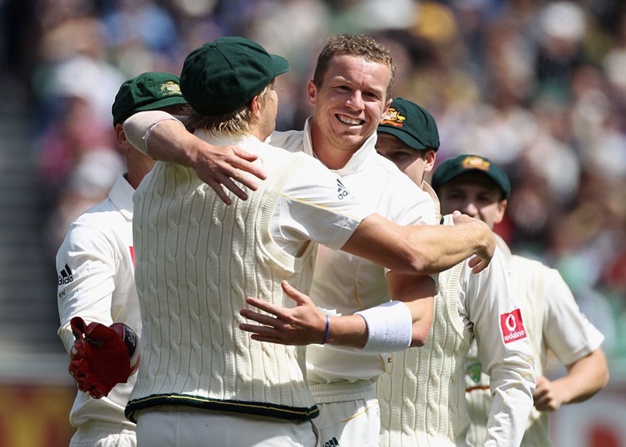 Peter Siddle broke through early in the day when he removed Alastair Cook, Australia v England, 4th Test, Melbourne, 2nd day, December 27, 2010