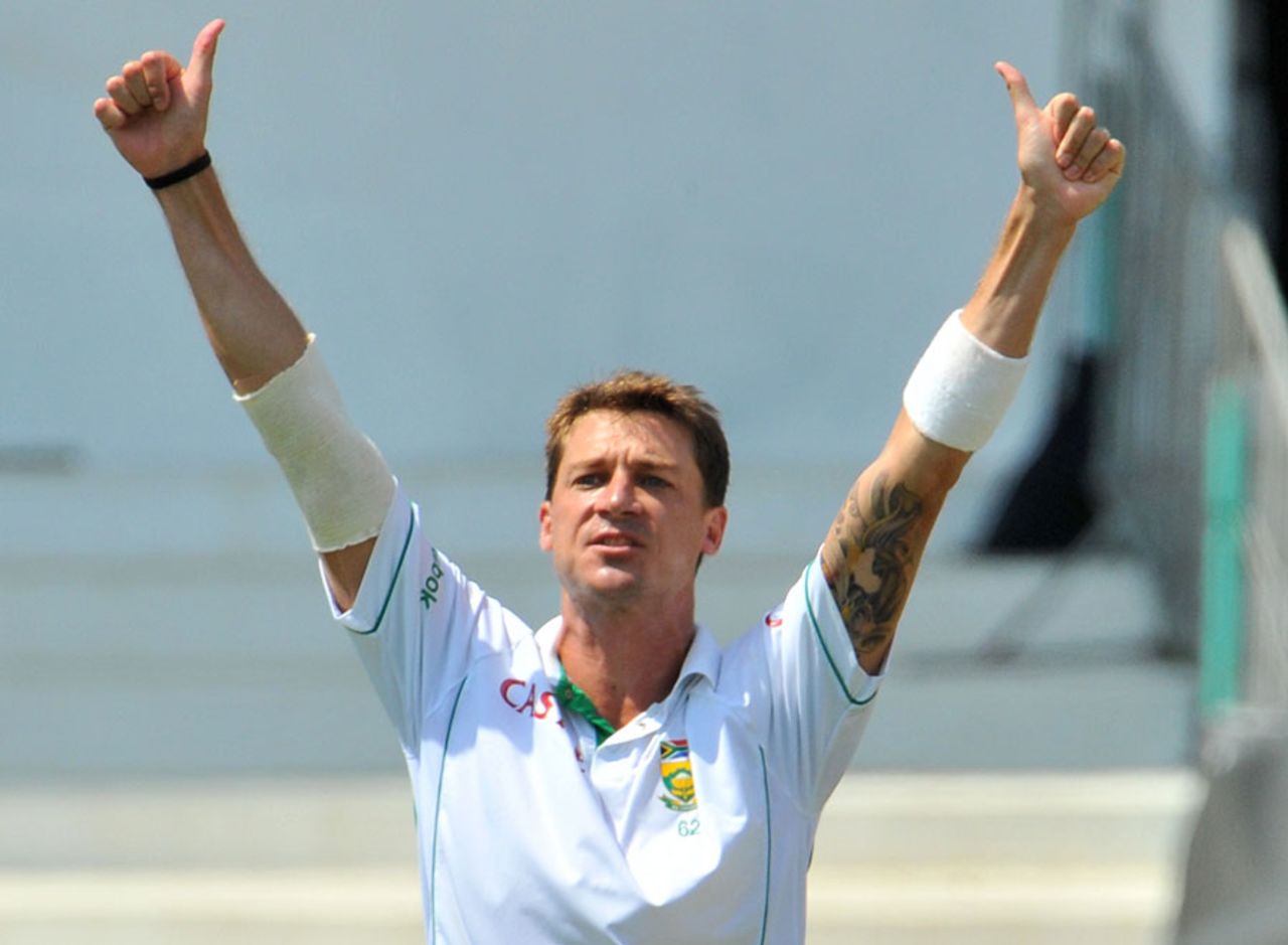 Dale Steyn celebrates after he dismissed Harbhajan Singh, South Africa v India, 2nd Test, Durban, 2nd day, December 27, 2010