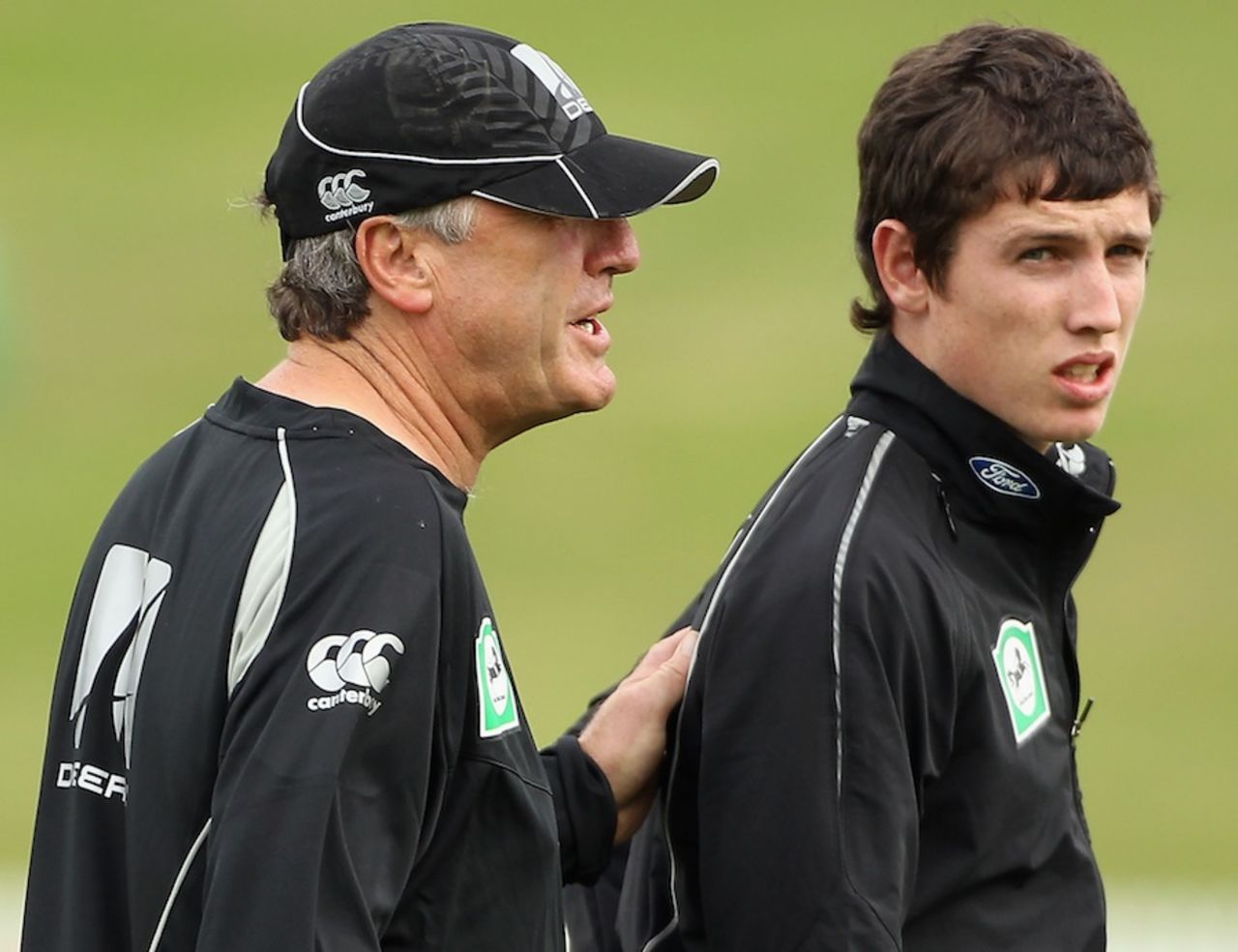 John Wright has a word with Adam Milne, New Zealand v Pakistan, 2nd Twenty20, Hamilton, December 28, 2010