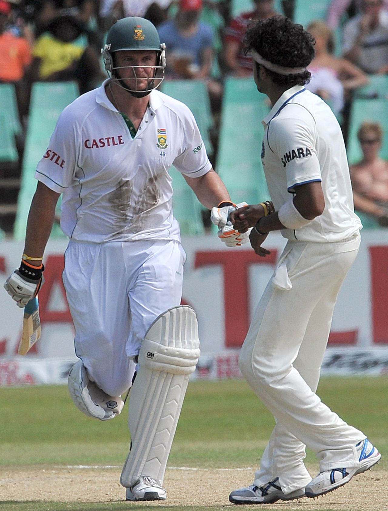 Graeme Smith and Sreesanth had a few words to say to each other, South Africa v India, 2nd Test, Durban, 3rd day, December 28, 2010
