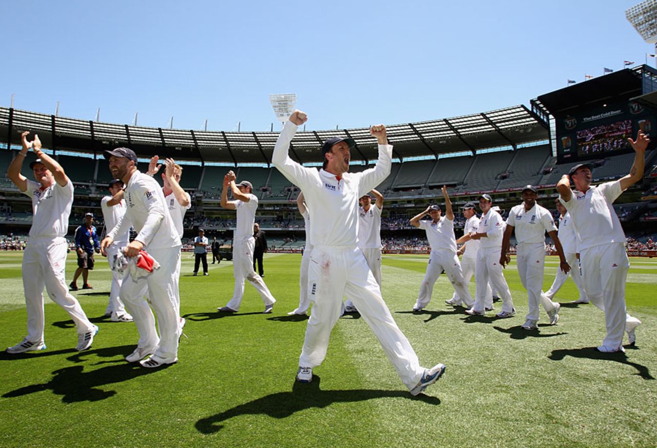 England celebrate their emphatic win at the MCG that ensured England retain the Ashes, Australia v England, 4th Test, Melbourne, 4th day, December 29, 2010