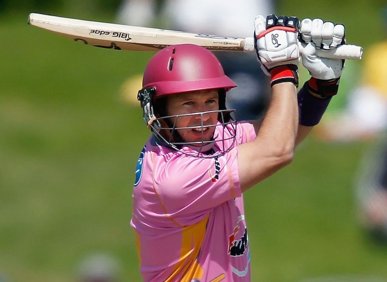 Brad Hodge in Northern Districts pink, Canterbury v Northern Districts, HRV Cup, December 29, 2010