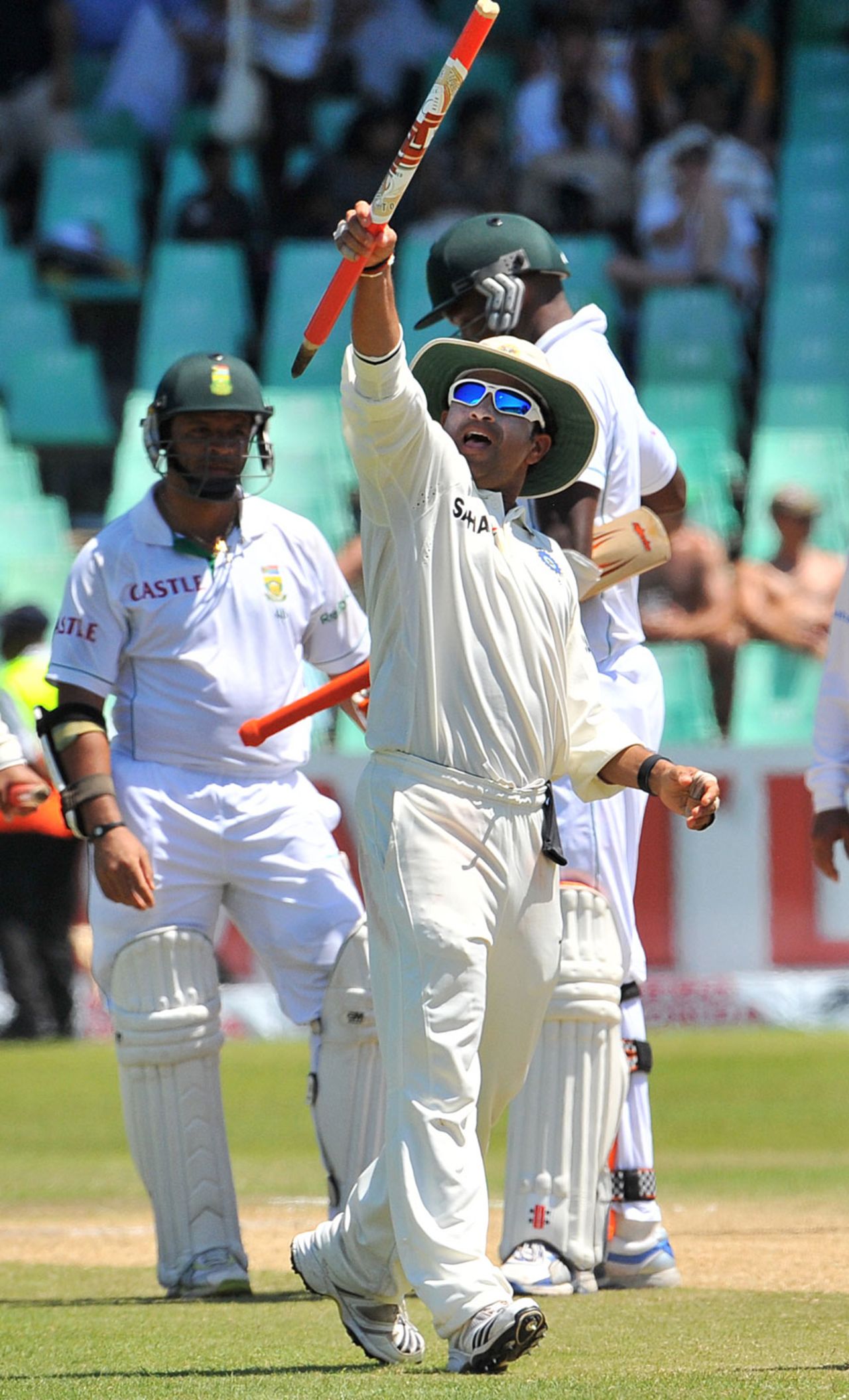 Sachin Tendulkar claims a stump as a souvenir after India's win, South Africa v India, 2nd Test, Durban, 4th day, December 29, 2010