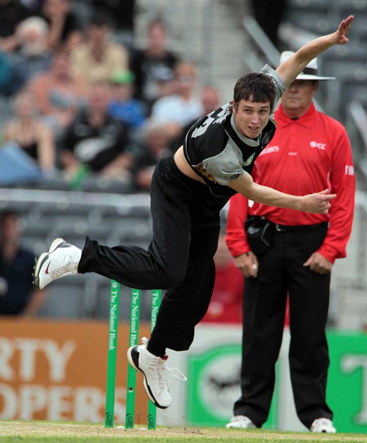 Adam Milne sends one down, New Zealand v Pakistan, 3rd Twenty20, Christchurch, December 30, 2010