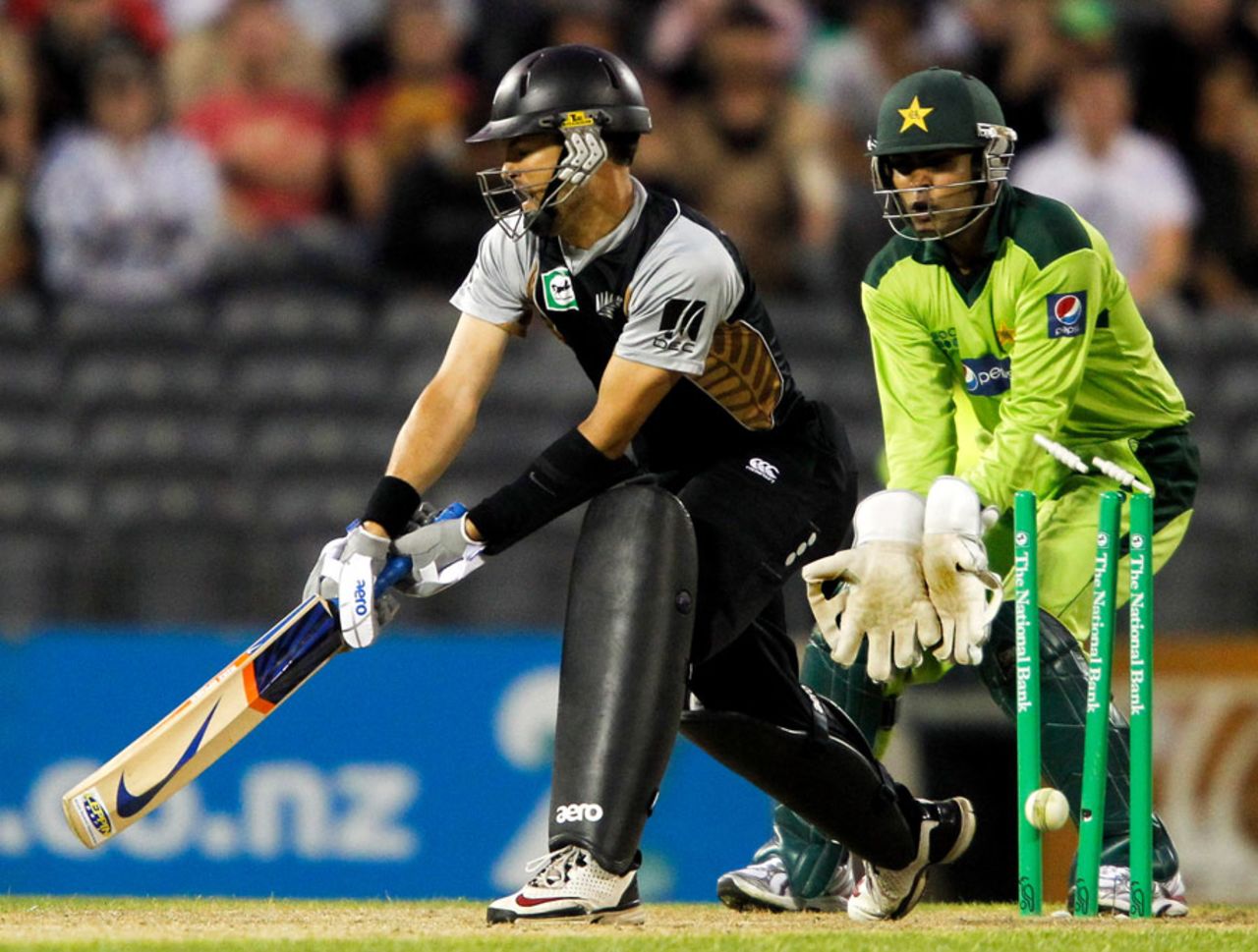 The reverse-sweep didn't work for Peter McGlashan, New Zealand v Pakistan, 3rd Twenty20, Christchurch, December 30, 2010