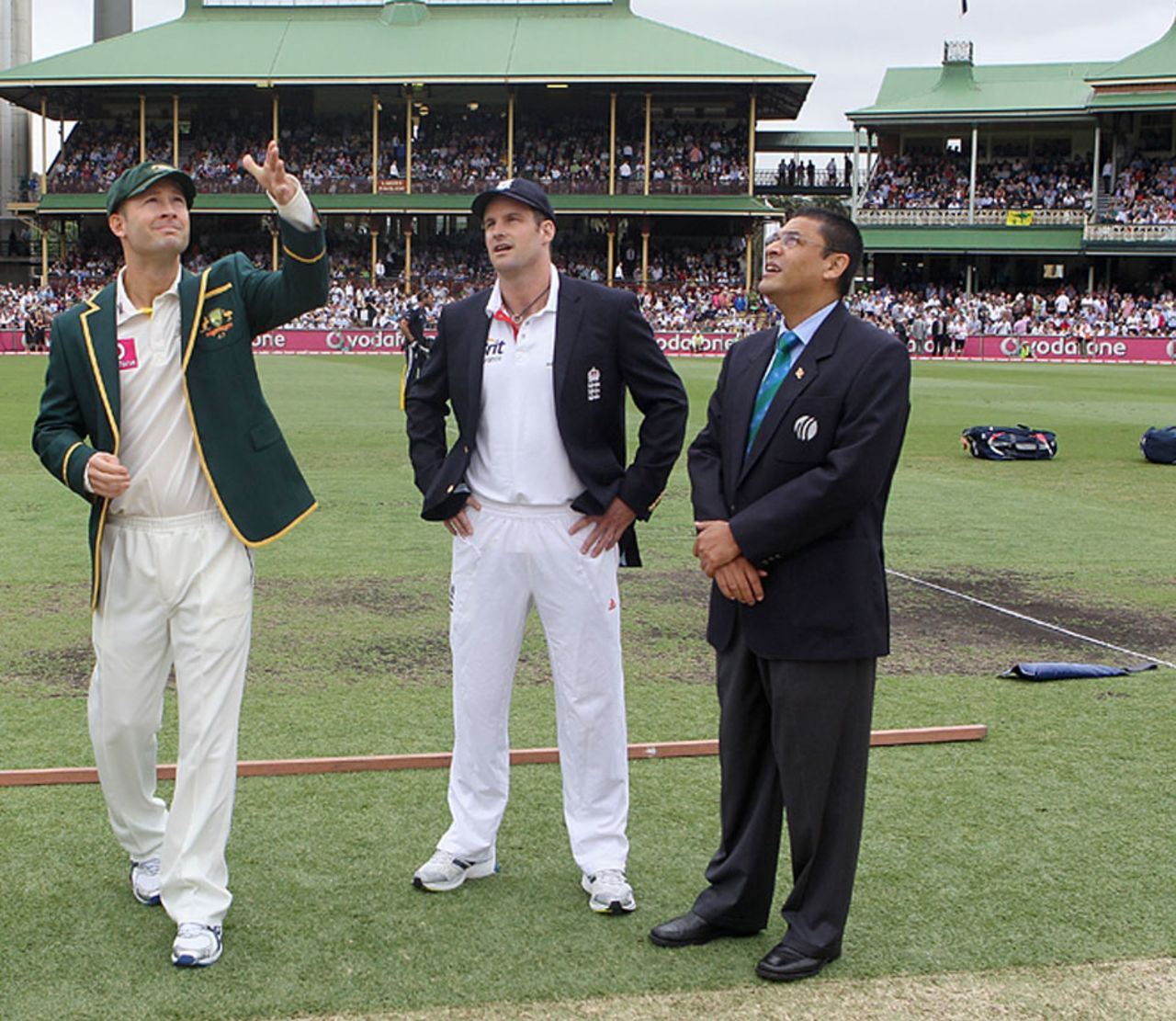 Michael Clarke won the toss in his first Test as captain and chose to bat on an overcast morning, Australia v England, 5th Test, Sydney, 1st day, January 3, 2011