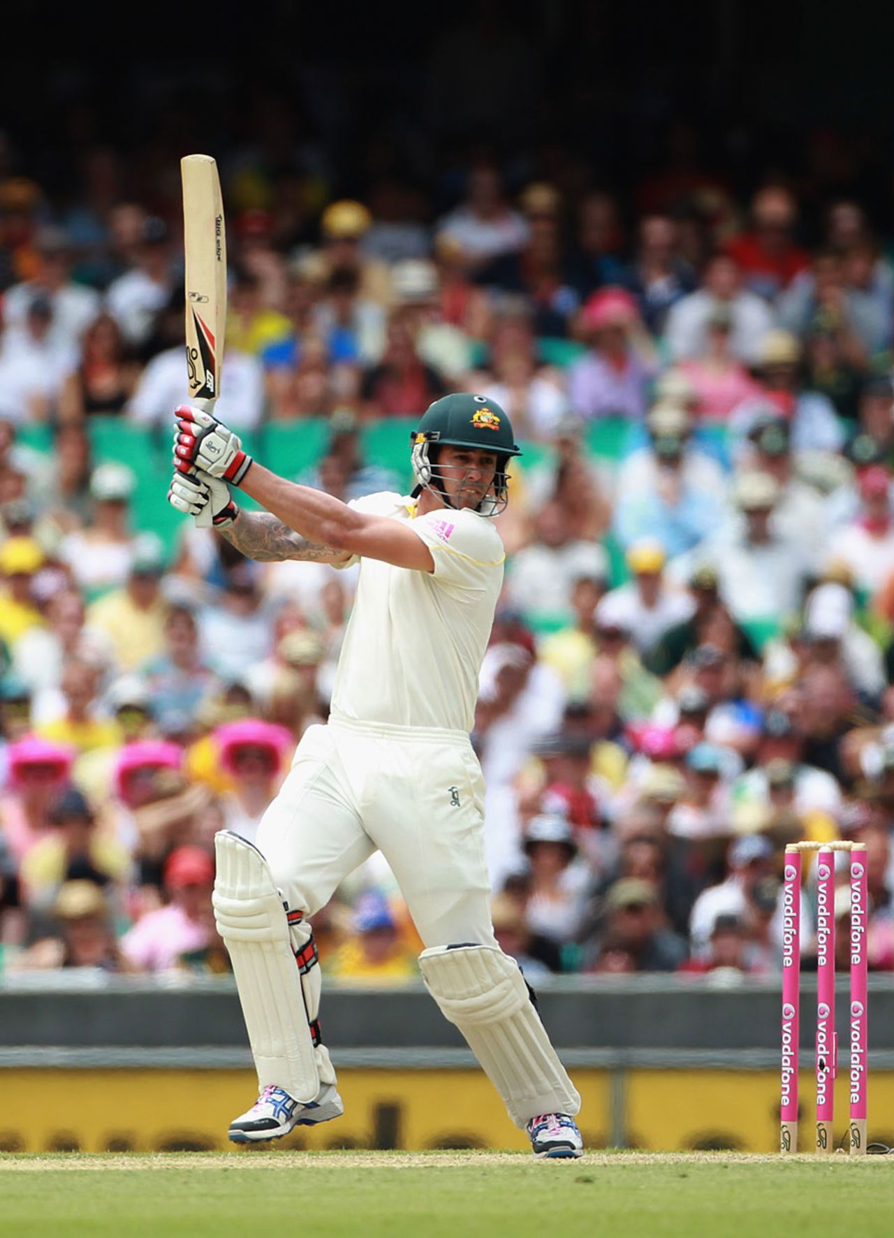 Mitchell Johnson struck some powerful blows to carry Australia over the 200 mark, Australia v England, 5th Test, Sydney, 2nd day, January 4, 2011