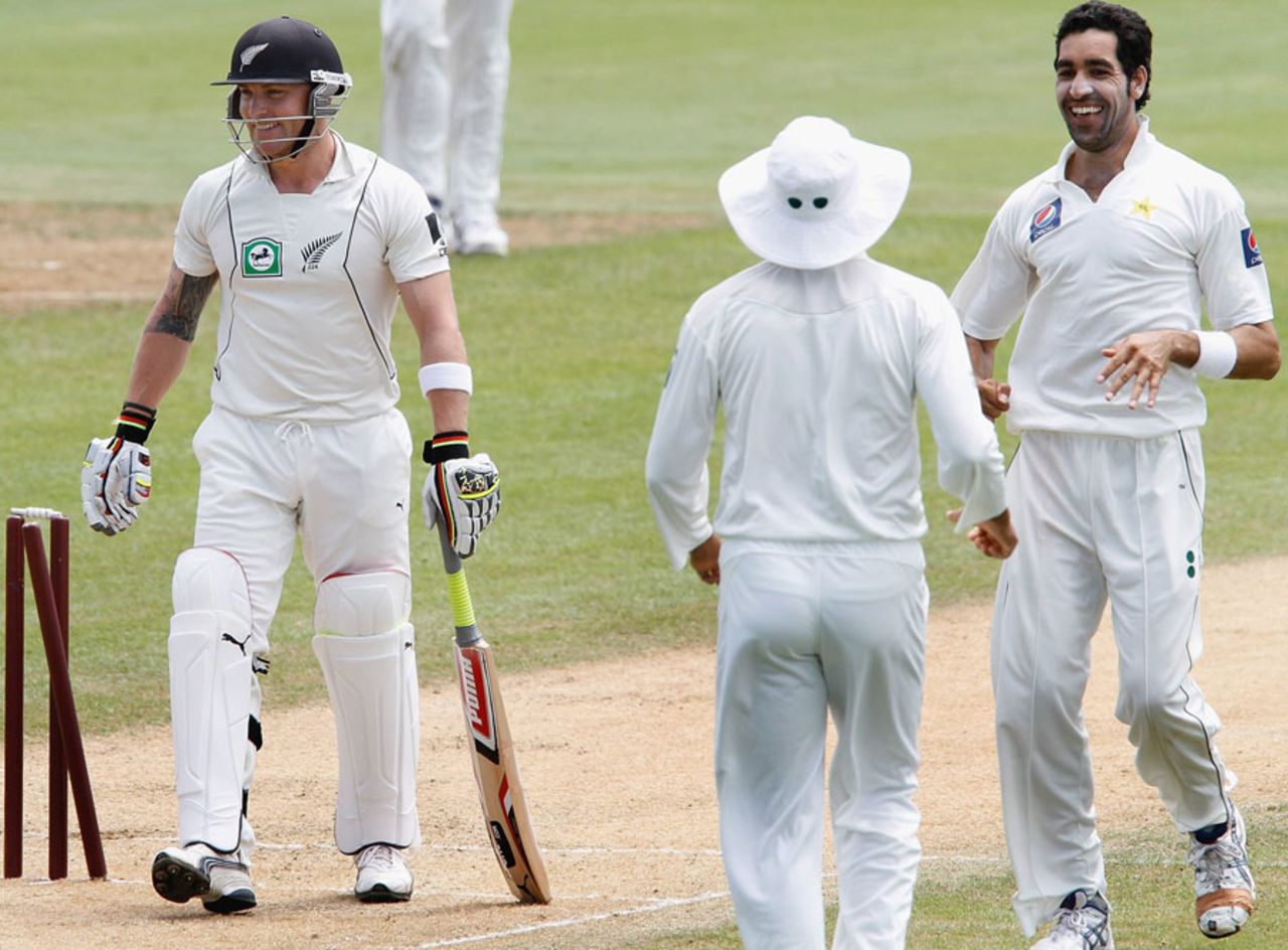 Umar Gul dismisses Brendon McCullum, New Zealand Cricket XI v Pakistanis, tour match, 3rd day, Whangarei, January 4, 2011