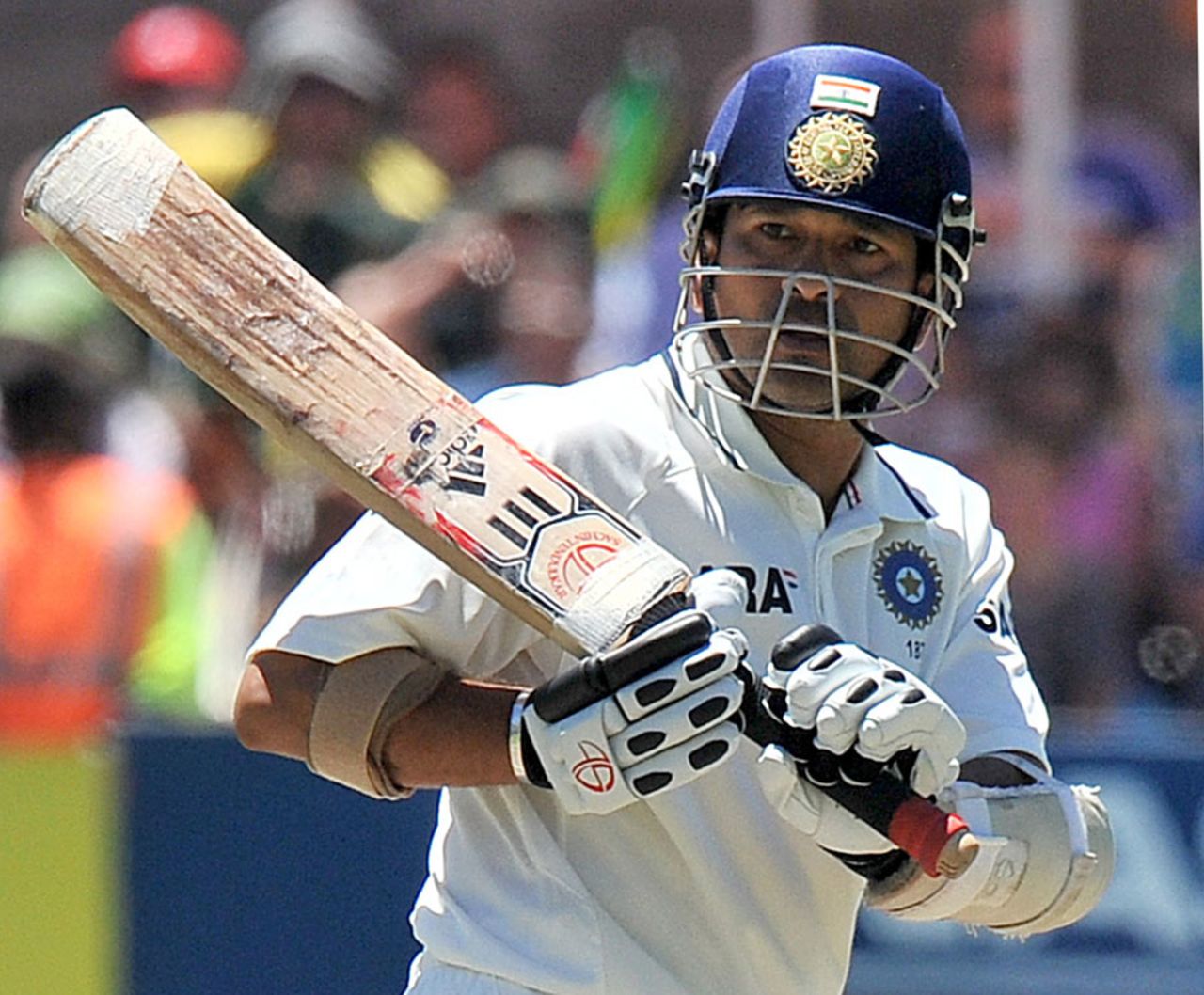 Sachin Tendulkar lets the ball go, South Africa v India, 3rd Test, Cape Town, 3rd day, January 4, 2011