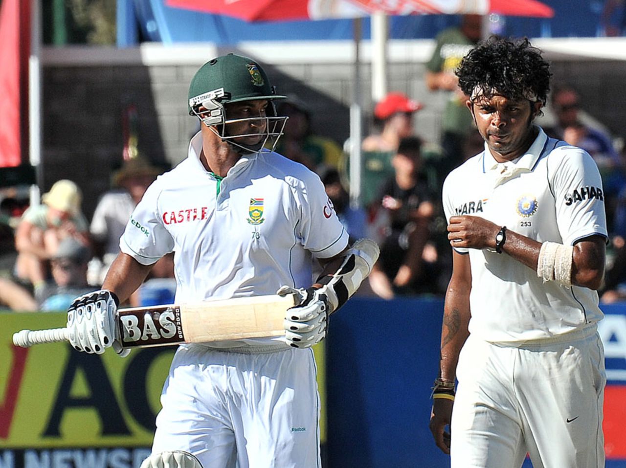 Alviro Petersen and Sreesanth walk close to each other, South Africa v India, 3rd Test, Cape Town, 3rd day, January 4, 2011