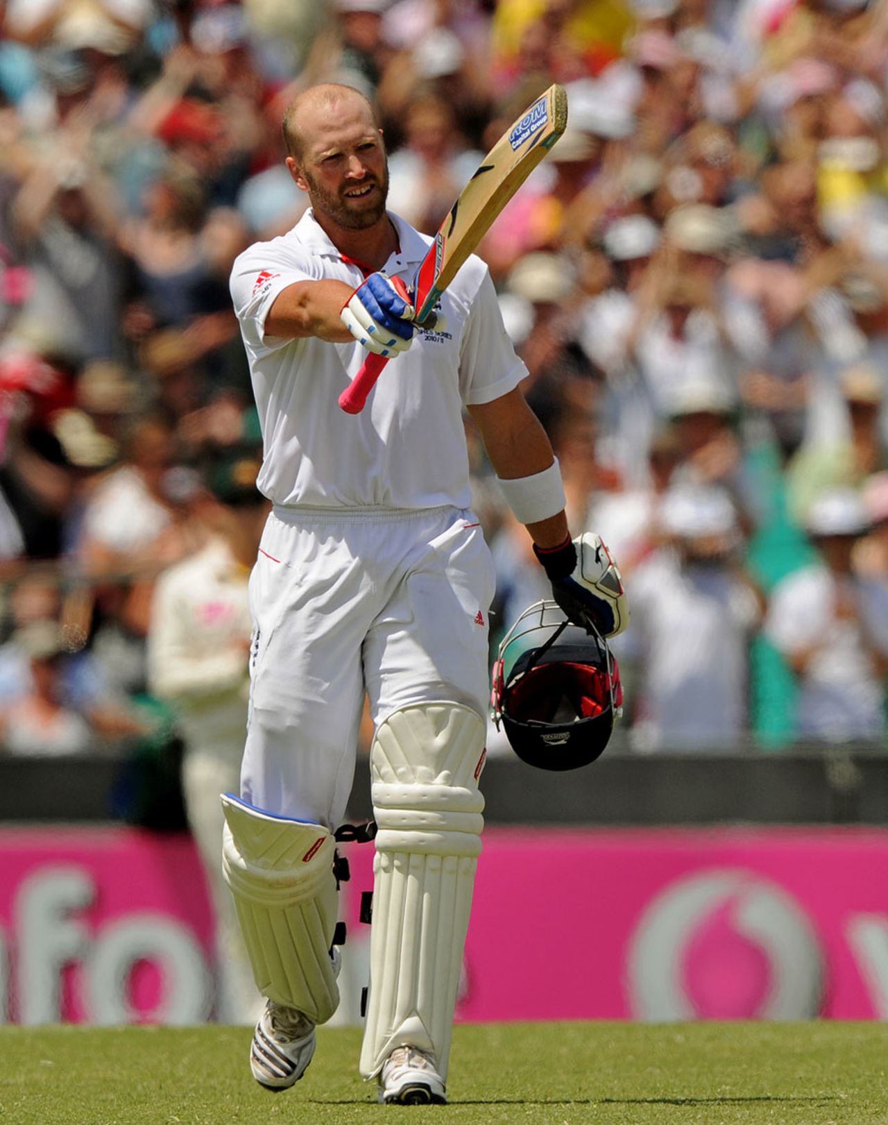 Matt Prior acknowledges the applause for his century, Australia v England, 5th Test, Sydney, 4th day, January 6, 2011