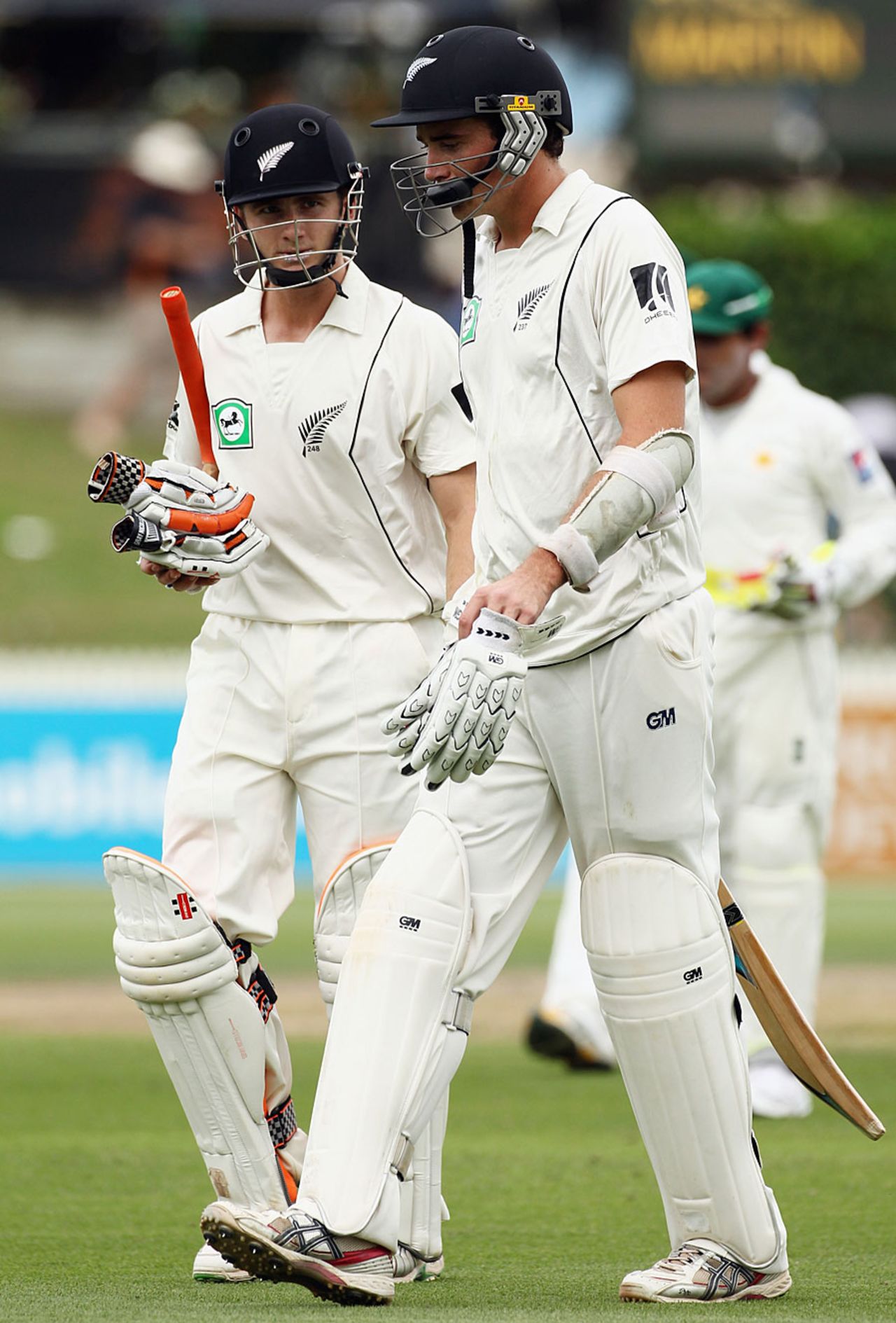 Kane Williamson and Time Southee shared an unbeaten 83-run eighth-wicket partnership, New Zealand v Pakistan, 1st Test, Hamilton, 1st day, January 7, 2011