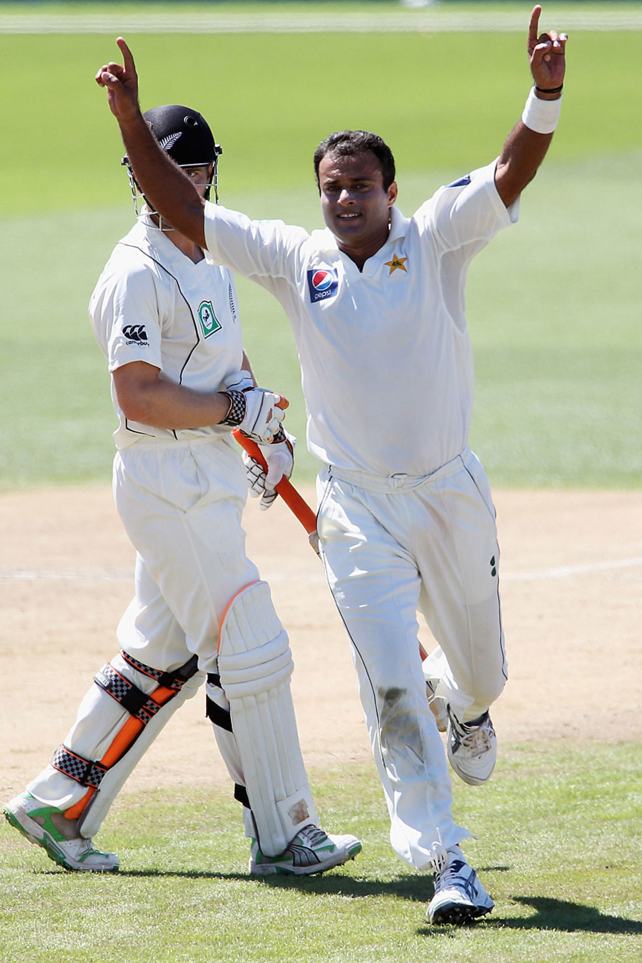 Tanvir Ahmed picked up four wickets, New Zealand v Pakistan, 1st Test, Hamilton, 2nd day, January 8, 2011