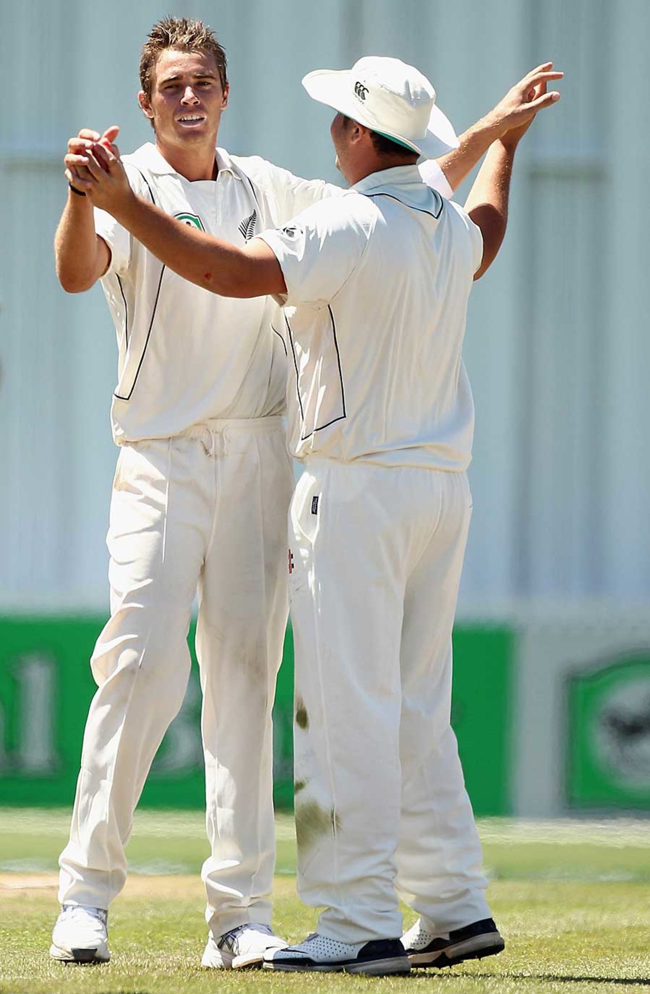Tim Southee dismissed Asad Shafiq early on the third day, 1st Test, Hamilton, 3rd day, January 9, 2011