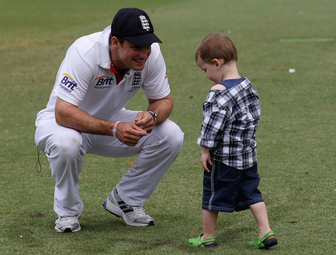 Andrew Strauss with his son after the Ashes win, Australia v England, 5th Test, Sydney, 5th day, January 7, 2010