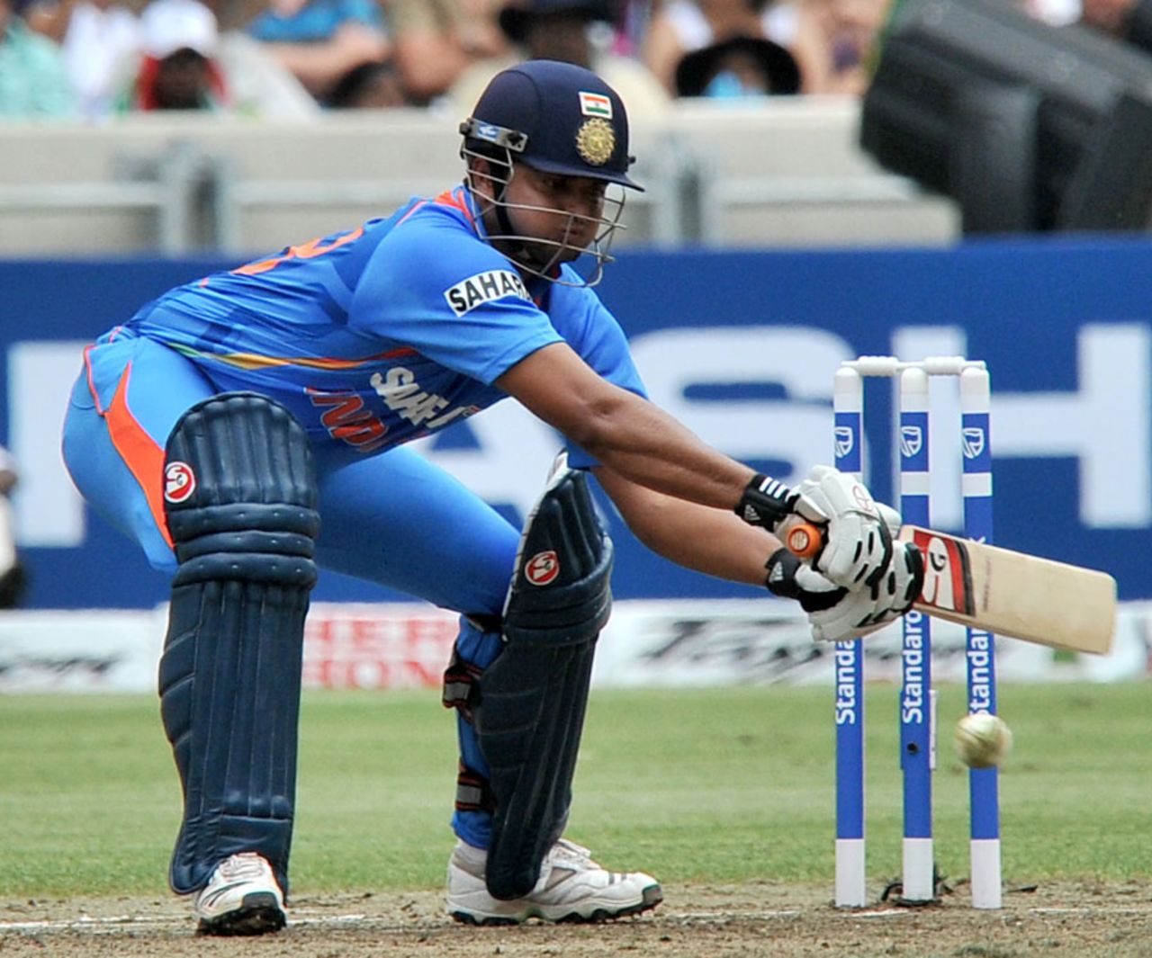 Suresh Raina digs one out from the blockhole, South Africa v India, only Twenty20, Durban