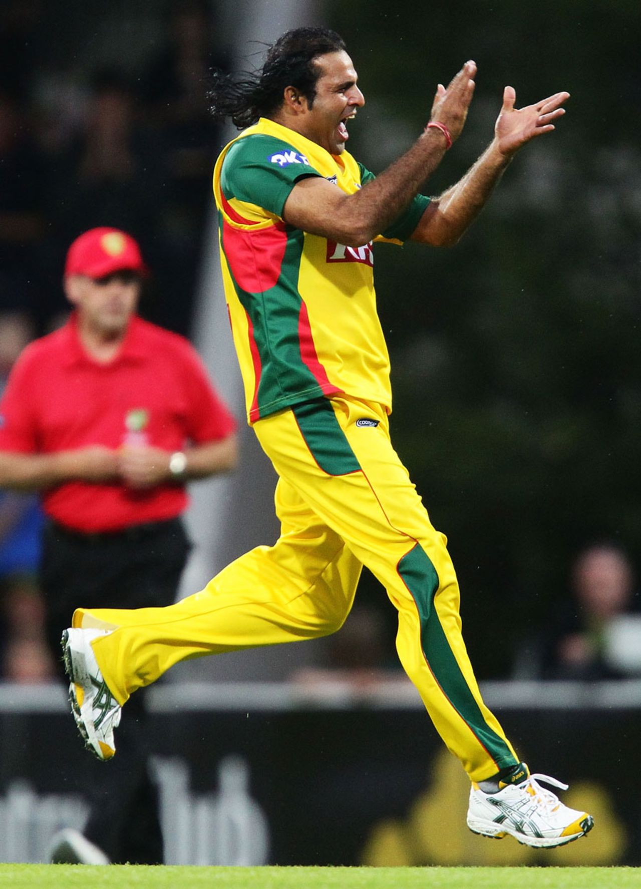 Rana Naved-ul-Hasan celebrates the first of his three wickets, Tasmania v Victoria, Big Bash 2010-11, Hobart, January 11, 2011