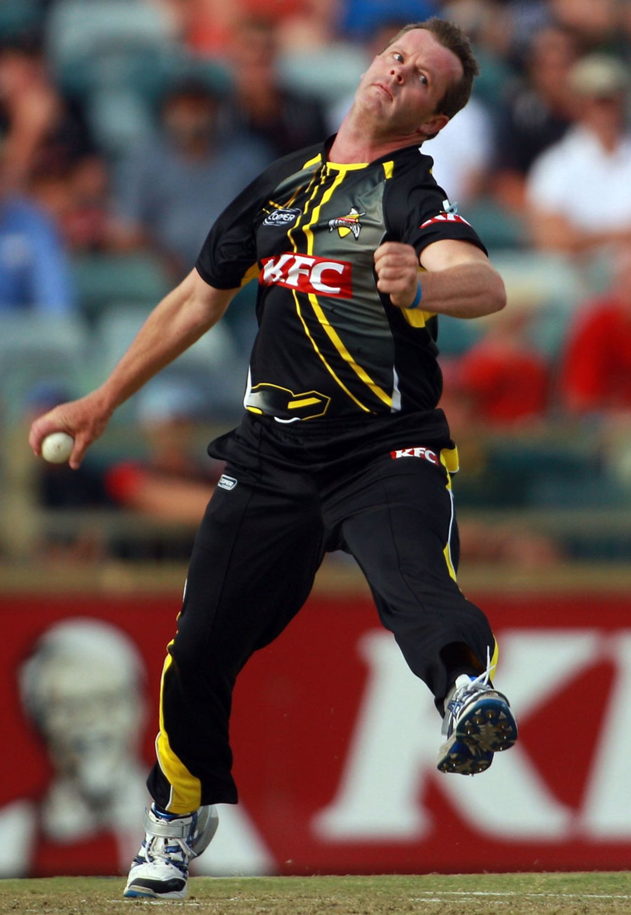 Mick Lewis took the big wicket of Kieron Pollard, Western Australia v South Australia, Twenty20 Big Bash, Perth, January 13, 2011