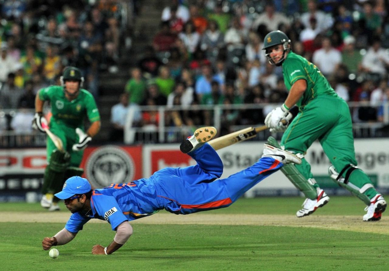 Virat Kohli dives to field the ball, South Africa v India, 2nd ODI, Johannesburg, January 15, 2011