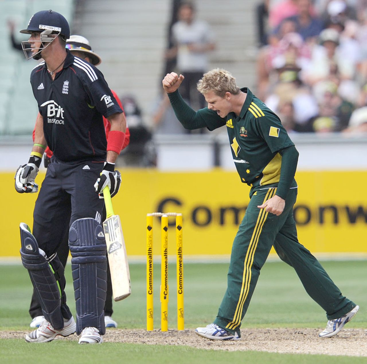 Steve Smith took two middle-order wickets to slow England, Australia v England, 1st ODI, Melbourne, January 16, 2010