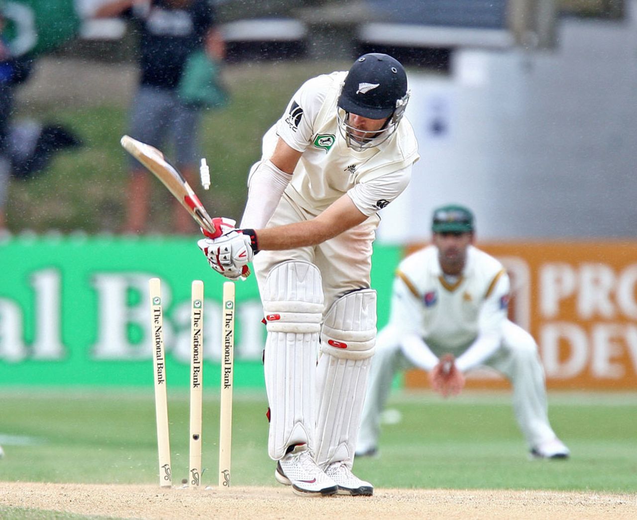 Daniel Vettori had his leg stump pegged back by Umar Gul, New Zealand v Pakistan, 2nd Test, Wellington, 4th day, January 18, 2011