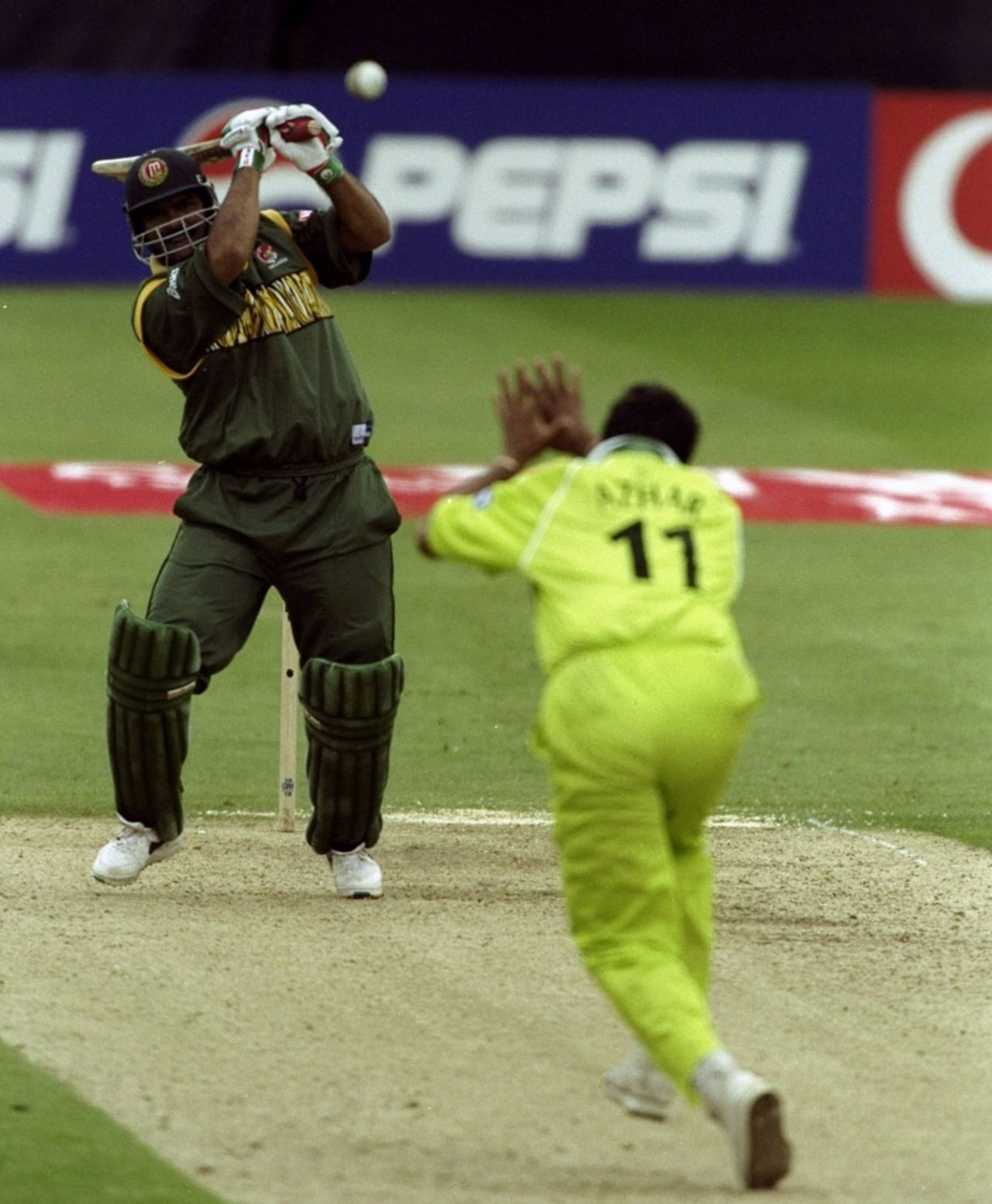 Akram Khan launches one over the bowler's head, Bangladesh v Pakistan, Group B, World Cup, Northampton, May 31, 1999