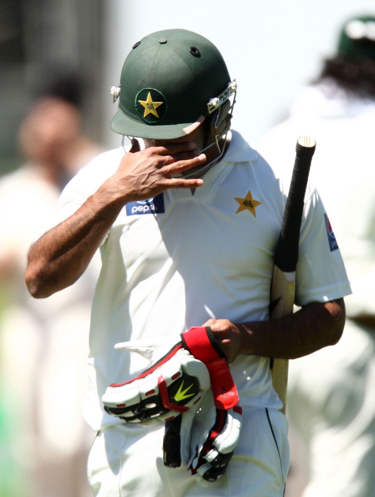 Mohammad Hafeez is dejected with his dismissal, New Zealand v Pakistan, 2nd Test, Wellington, 5th day, January 19, 2011