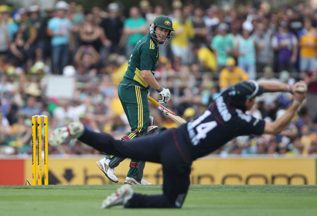 Andrew Strauss snaps up a good catch to get rid of David Hussey, Australia v England, 2nd ODI, Hobart, January 21, 2011