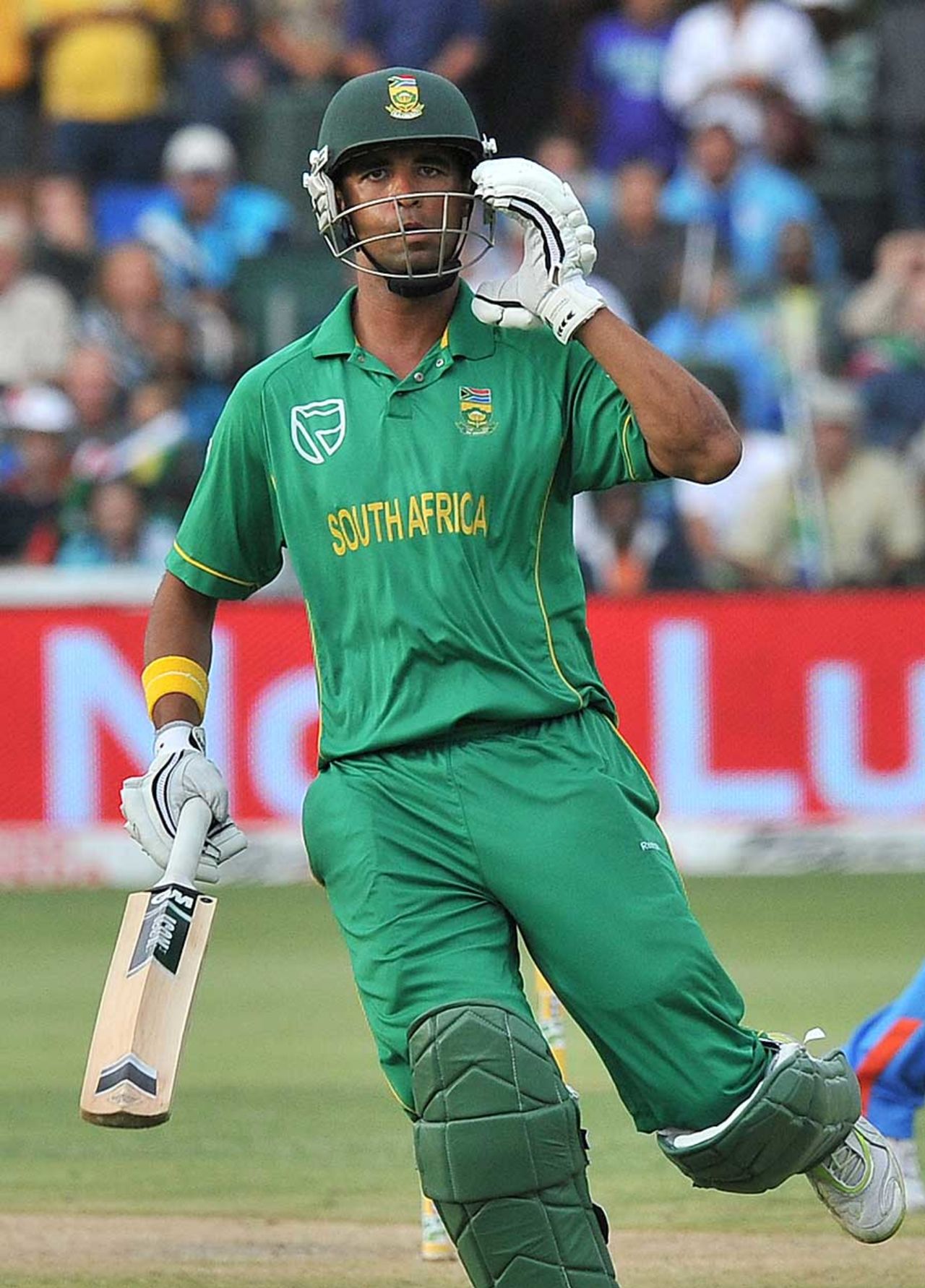 Robin Peterson added some quick runs towards the end, South Africa v India, 4th ODI, Port Elizabeth, January 21, 2011