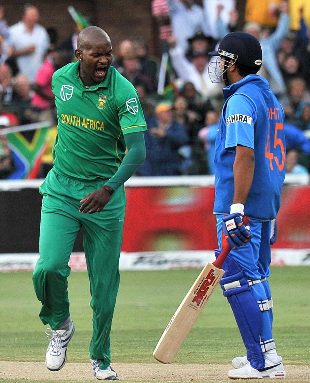 Lonwabo Tsotsobe celebrates the fall of Rohit Sharma, South Africa v India, 4th ODI, Port Elizabeth, January 21, 2011