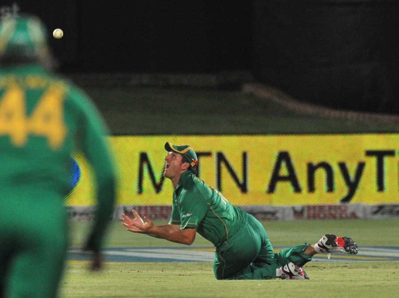 Graeme Smith dives to snap a catch off Yuvraj Singh, South Africa v India, 4th ODI, Port Elizabeth, January 21, 2011