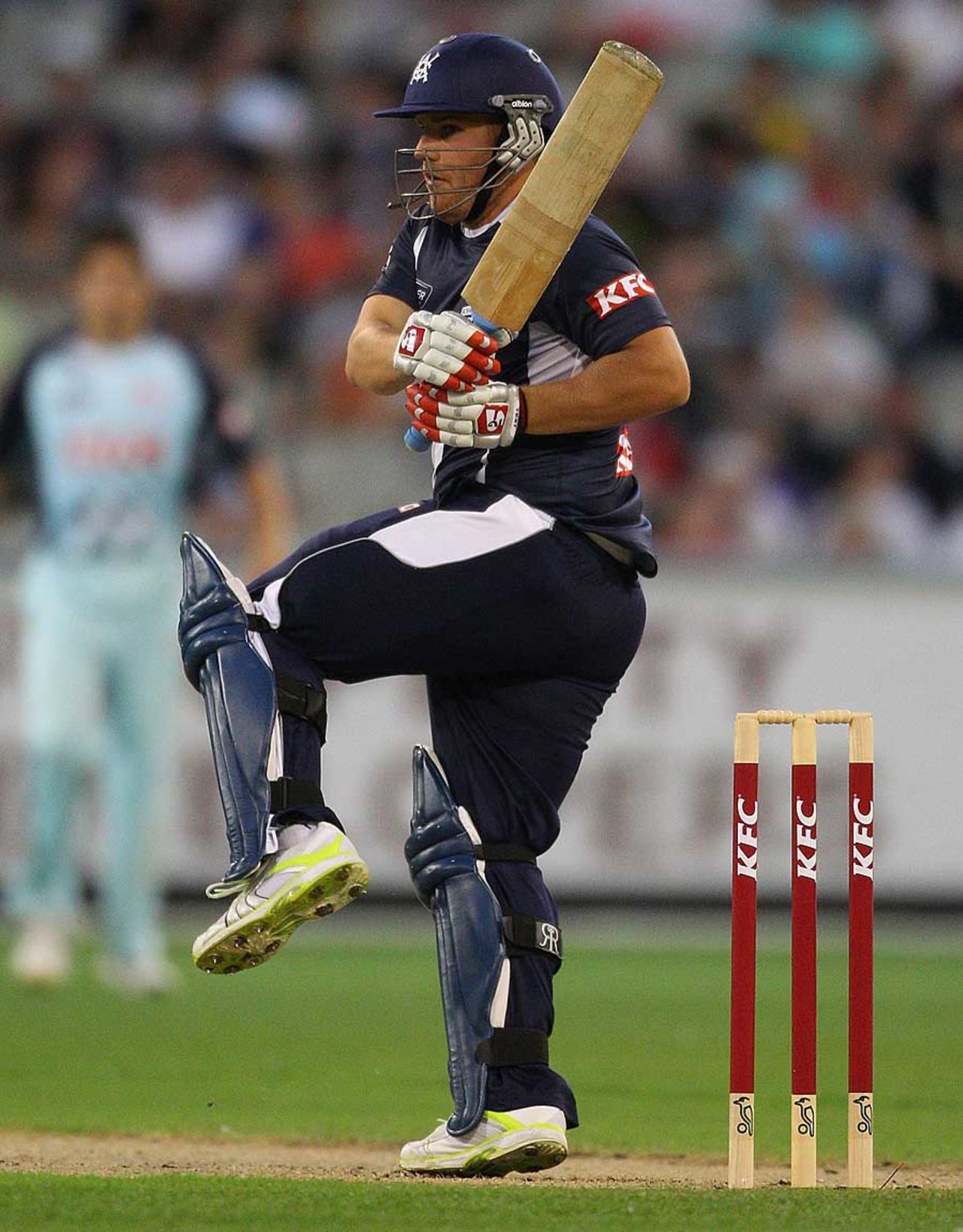Aaron Finch pulls during his half-century, Victoria v New South Wales, Twenty20 Big Bash, MCG, January 22, 2011