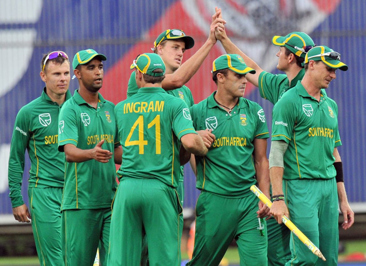 South Africa celebrate their 3-2 series win, South Africa v India, 5th ODI, Centurion, January 23, 2011