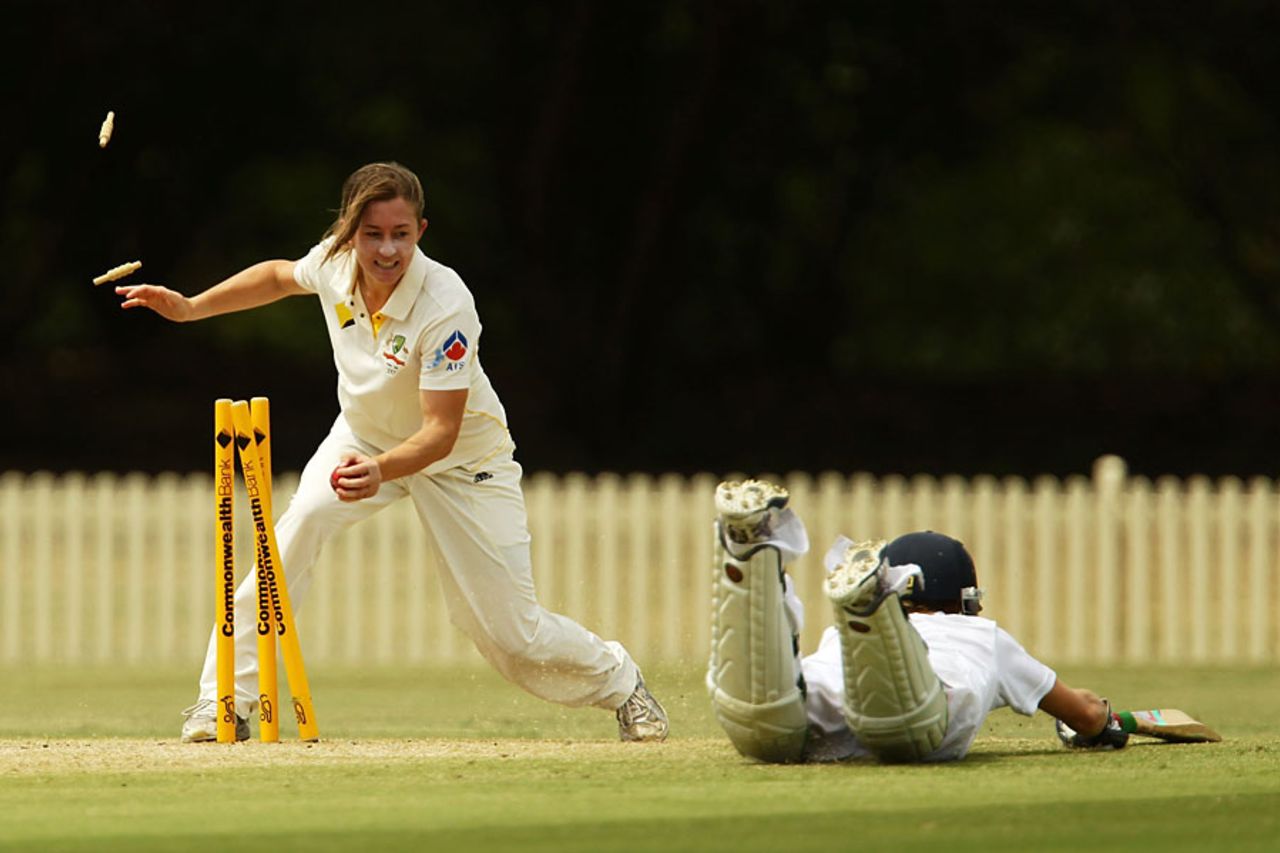 Lydia Greenway is run out by Rachael Haynes for 11, Australia Women v England Women, Only Test, Sydney, January 24, 2011