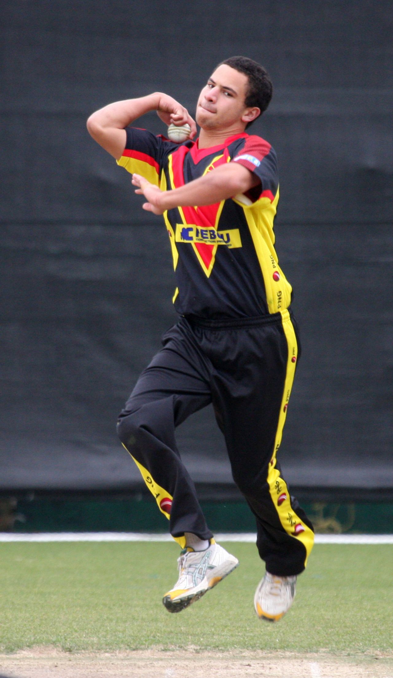 Chris Kent bowls against Hong Kong, Hong Kong v Papua New Guinea, WCL Division Three, Wong Nai, January 28, 2011